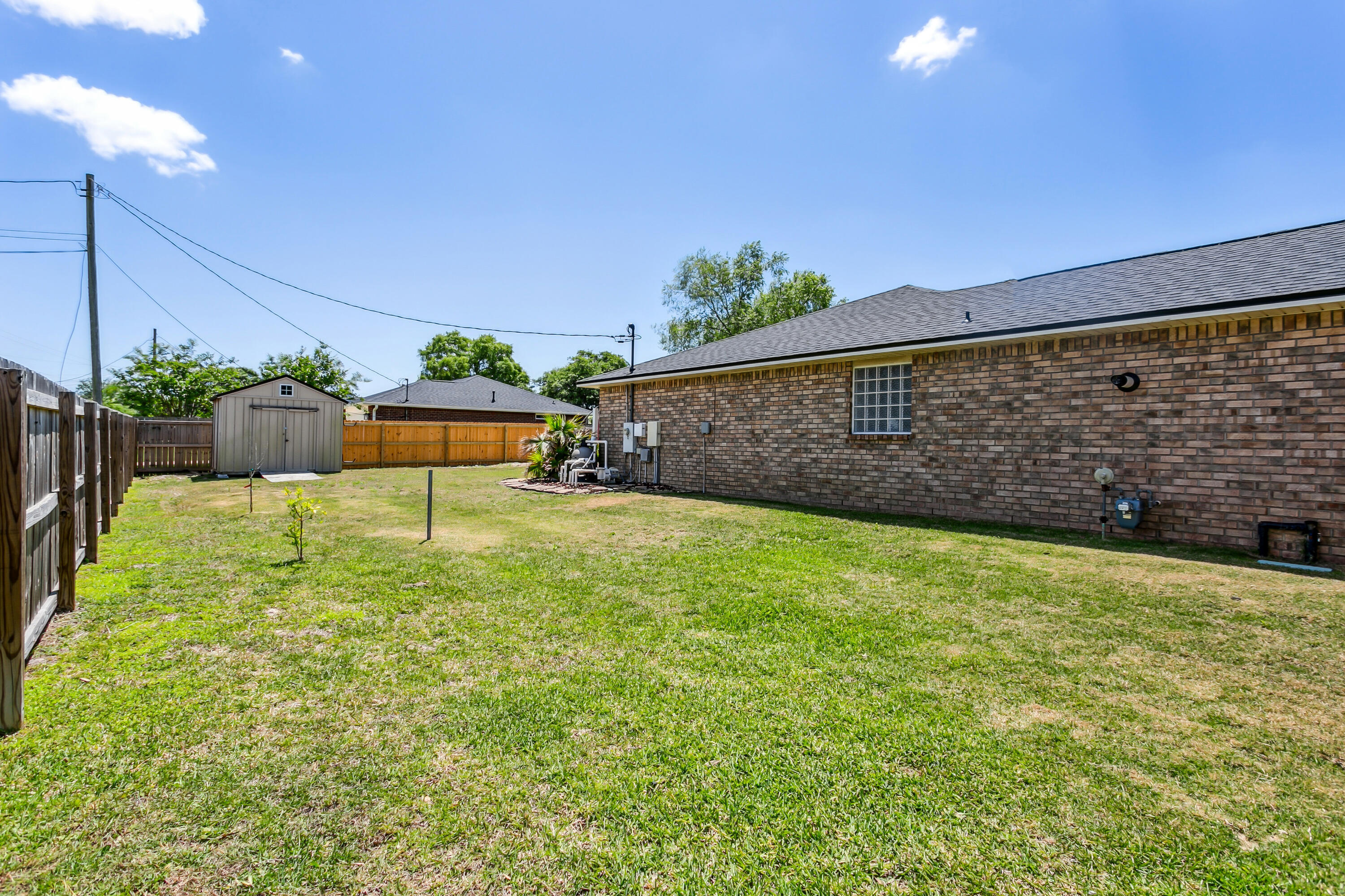 WOODRIDGE MANOR - Residential