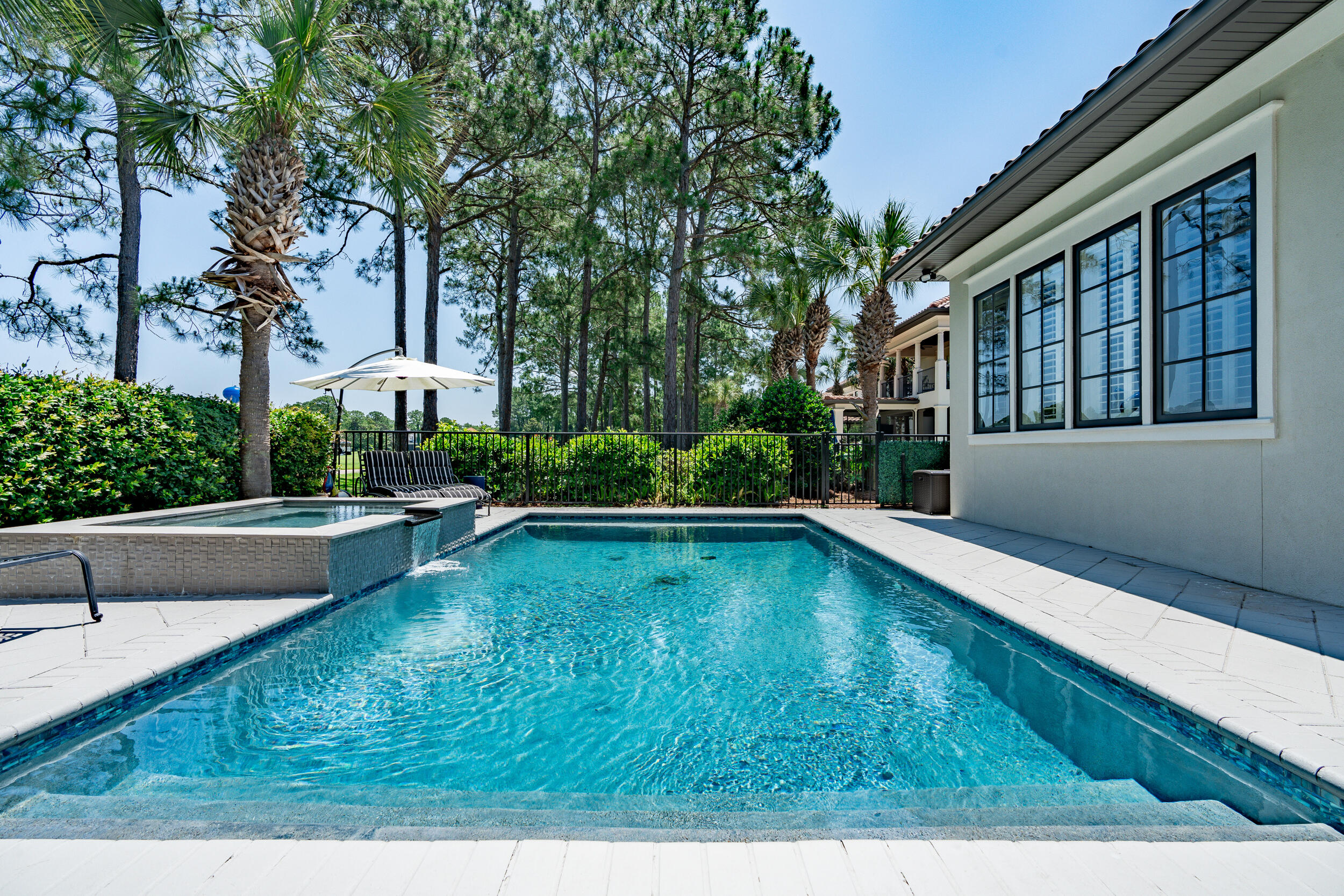 BURNT PINE - Residential