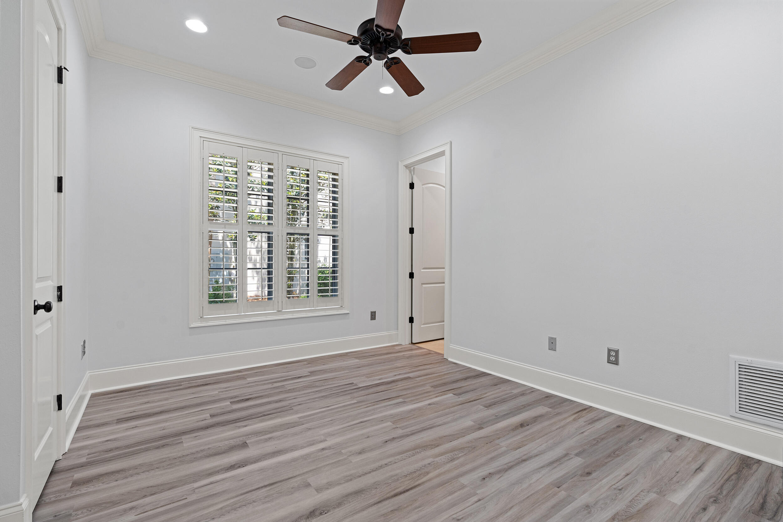 BURNT PINE - Residential