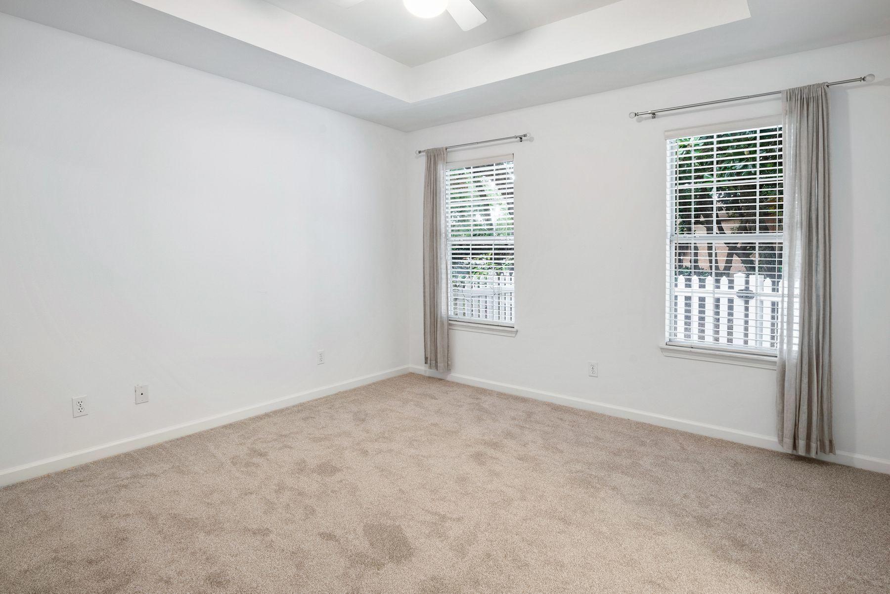 OAK HARBOUR T/H VILLAS - Residential