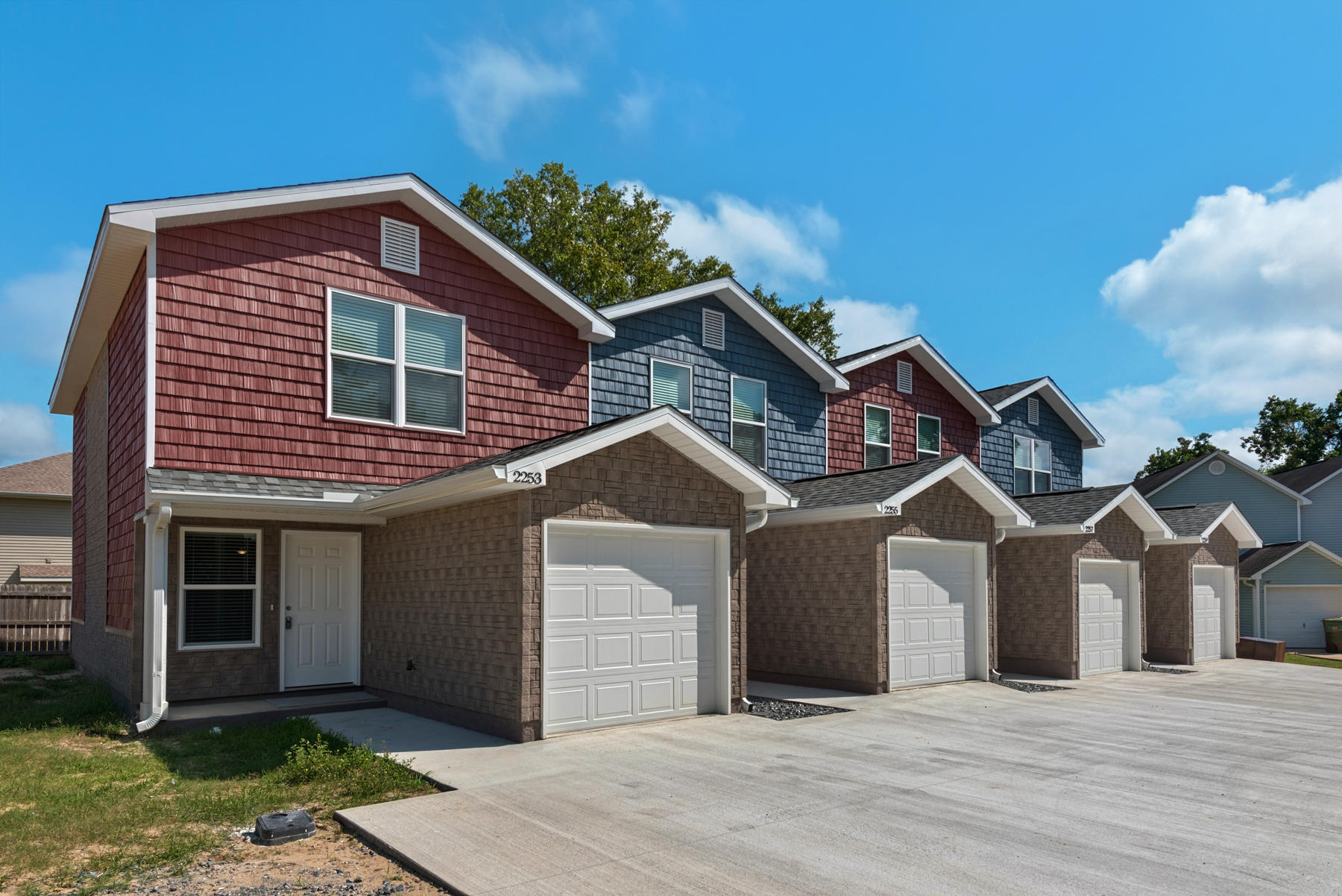 **NEW IN 2020!!** Beautiful and new townhome in FWB! Your new home has luxury vinyl plank (LVP) throughout except for carpet in the bedrooms. Open floor plan for kitchen/dining/living area and half bath downstairs. Ceiling fans throughout! Each bedroom has it's own bathroom. Yard service is included too! Don't miss out on this beautiful new home! Pictures are from the unit 2253.