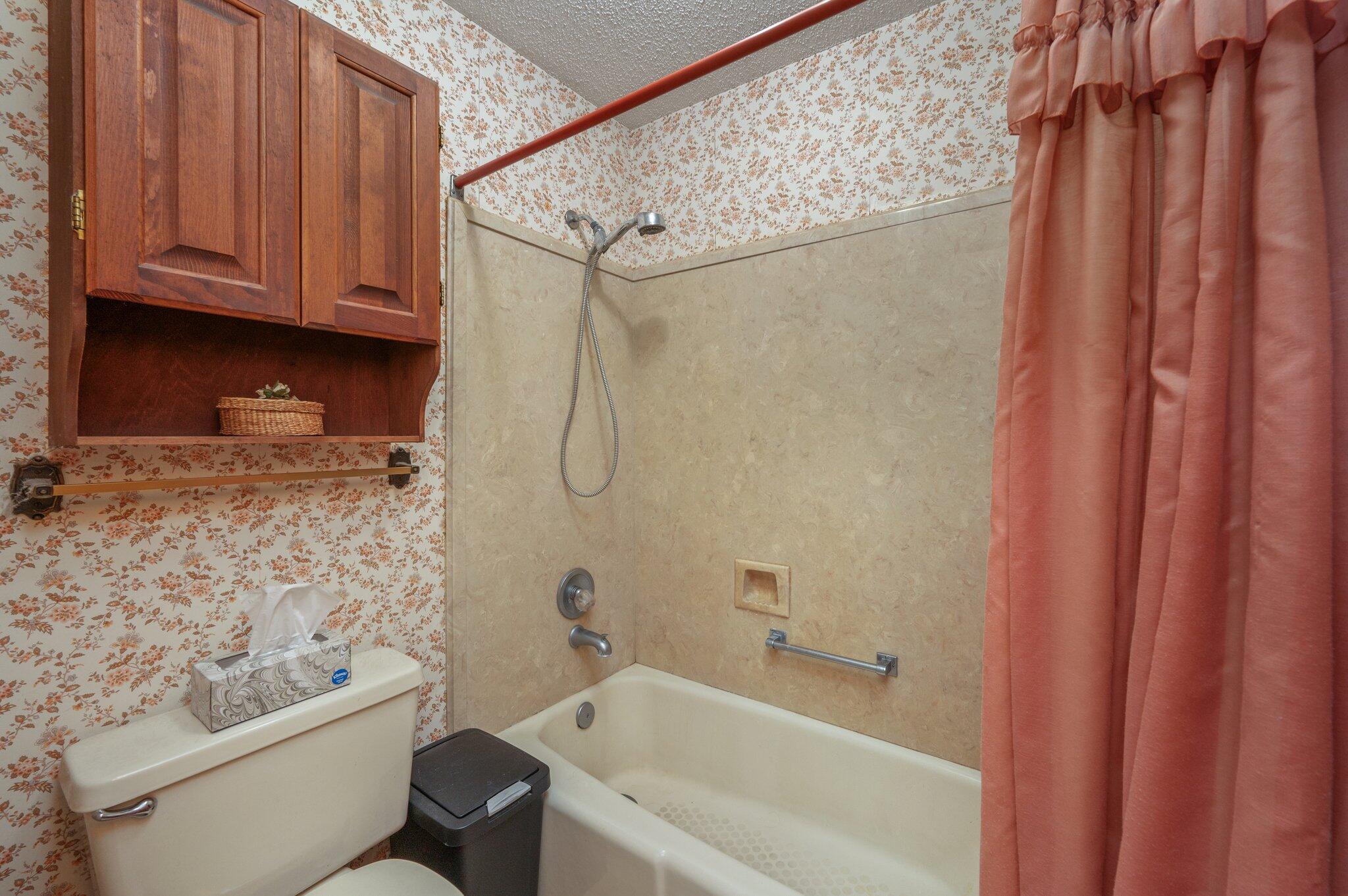 Rocky Bayou - Residential