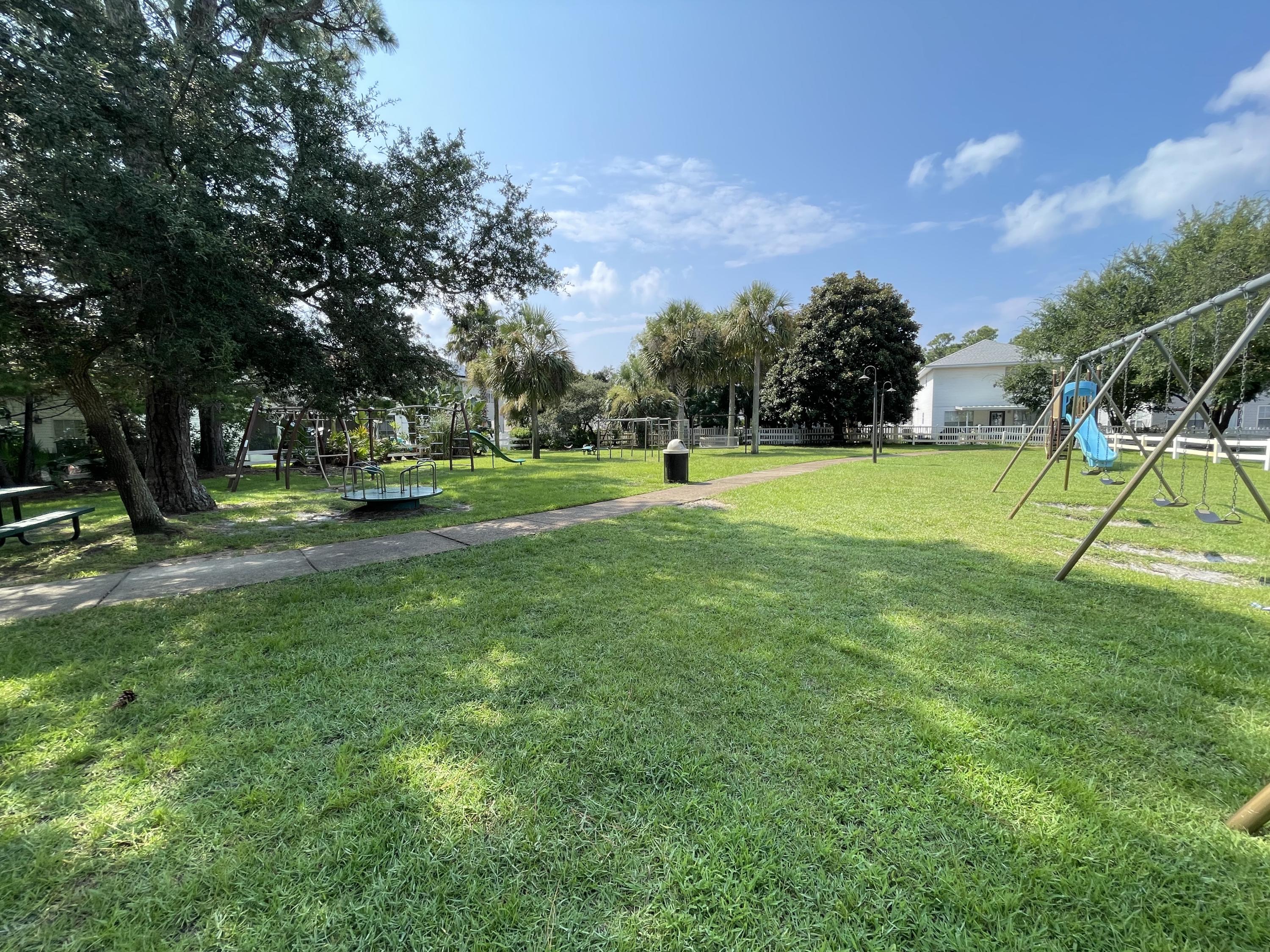 TWIN LAKES ESTATES - Residential