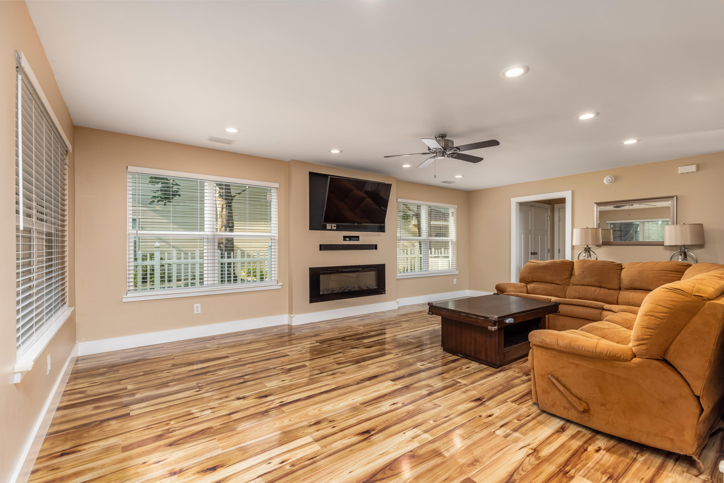 TWIN LAKES ESTATES - Residential