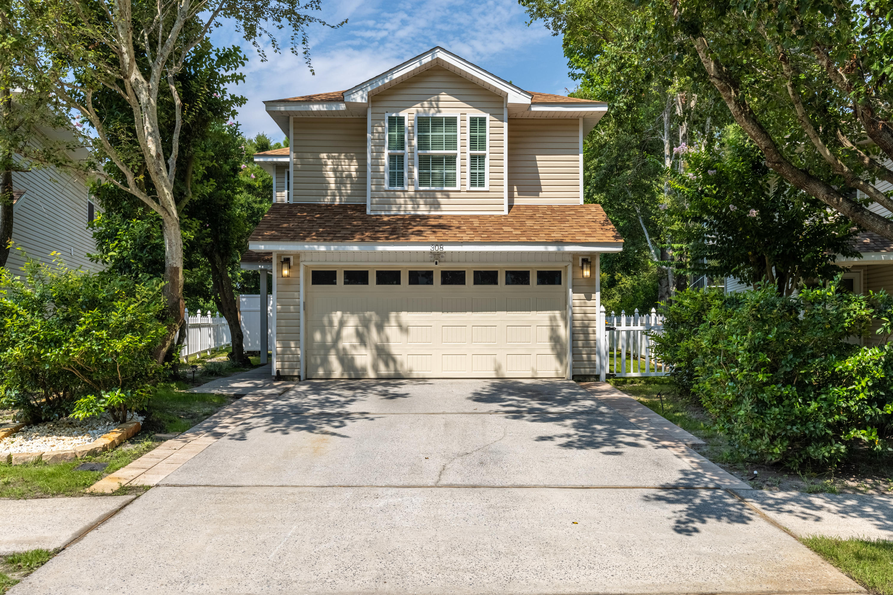 TWIN LAKES ESTATES - Residential