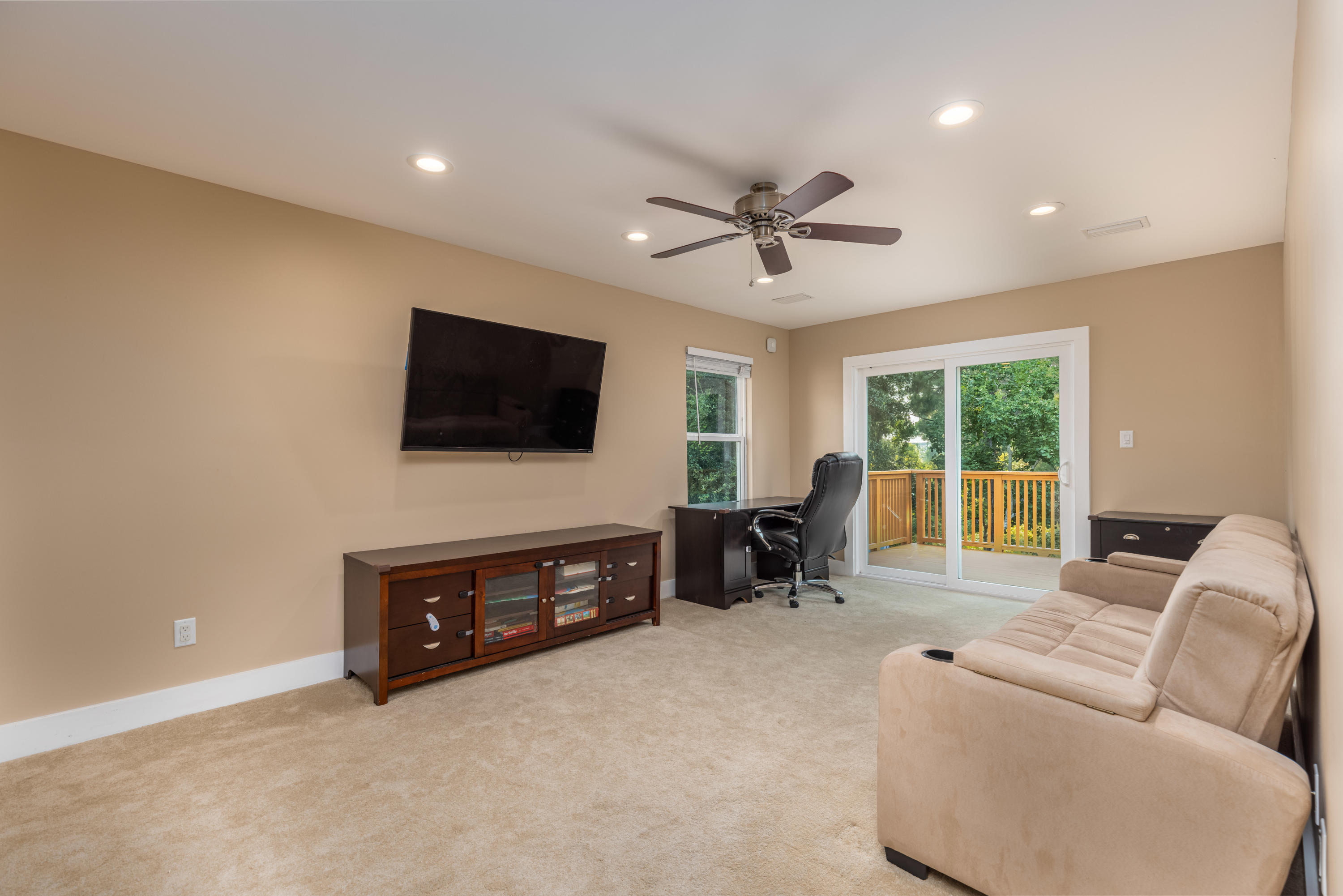 TWIN LAKES ESTATES - Residential