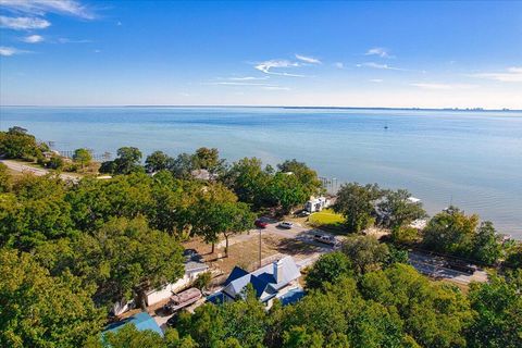 A home in Niceville