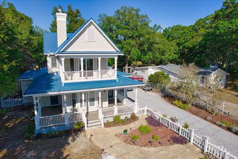 A home in Niceville