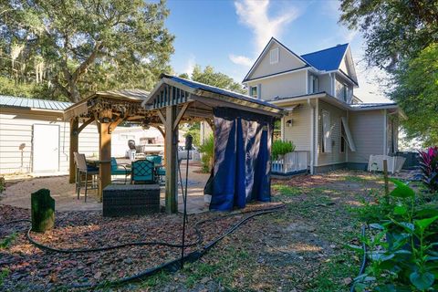 A home in Niceville