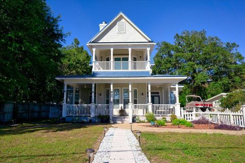 A home in Niceville