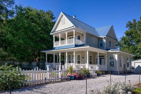 A home in Niceville