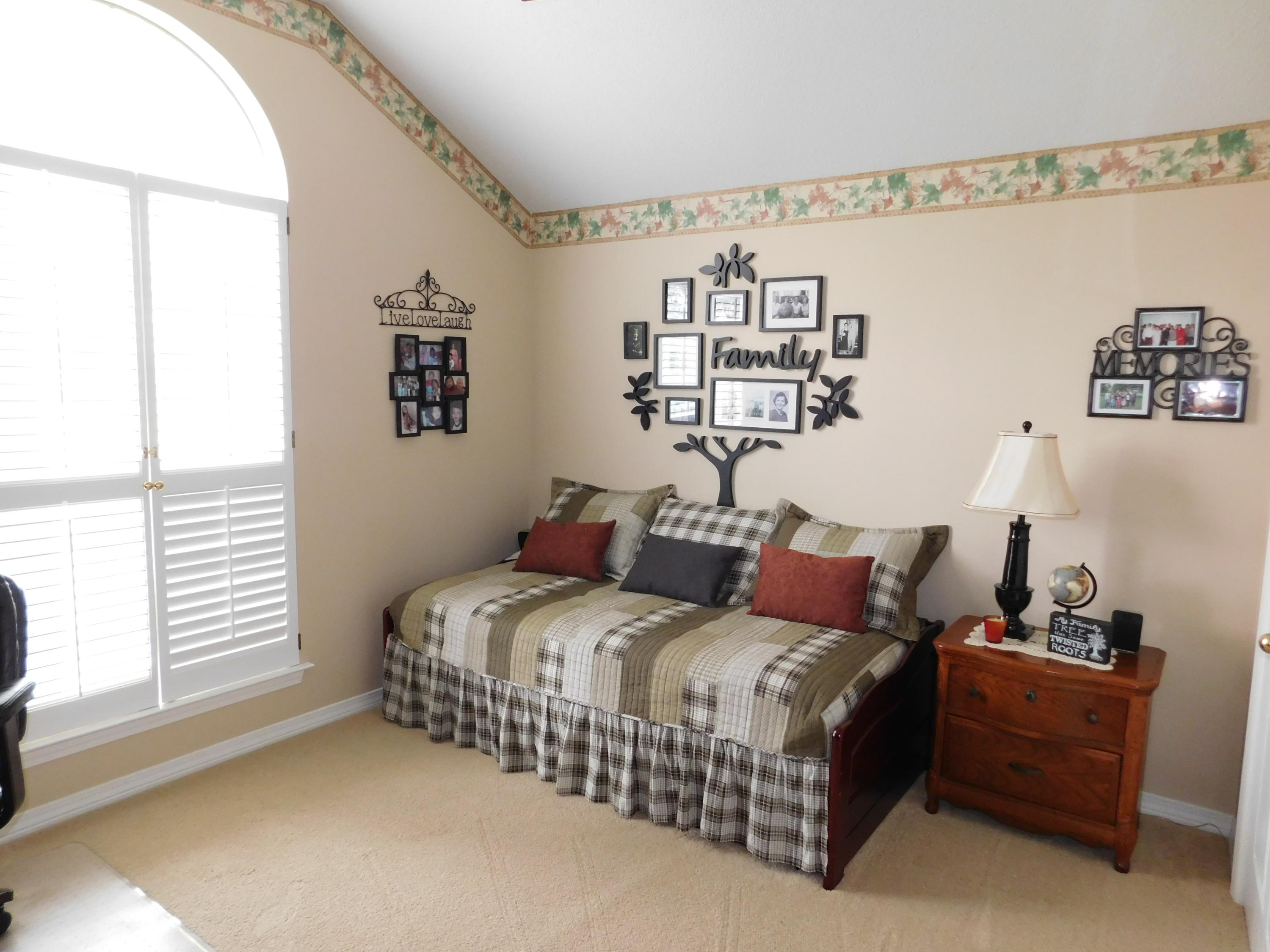 RIDGE WOOD MANOR - Residential