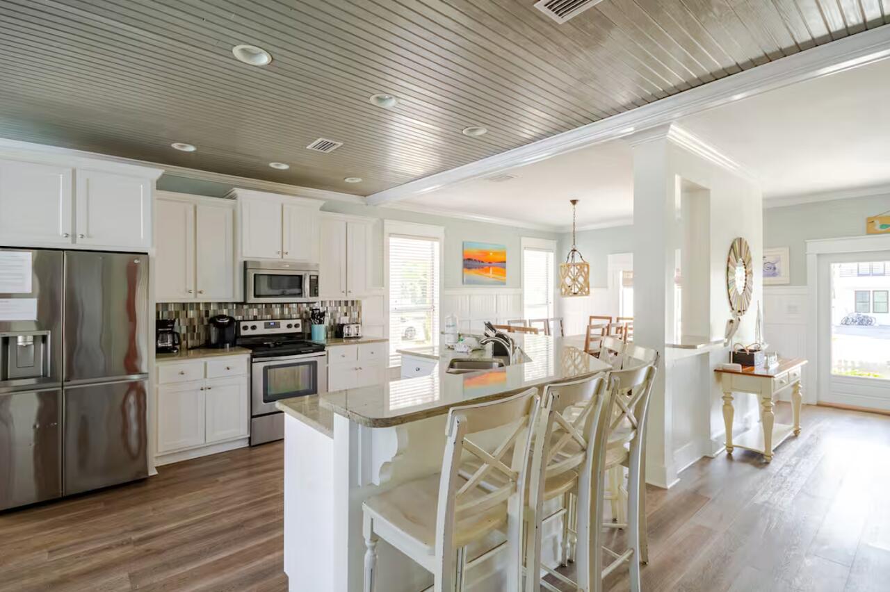 CRYSTAL BEACH - Residential Lease
