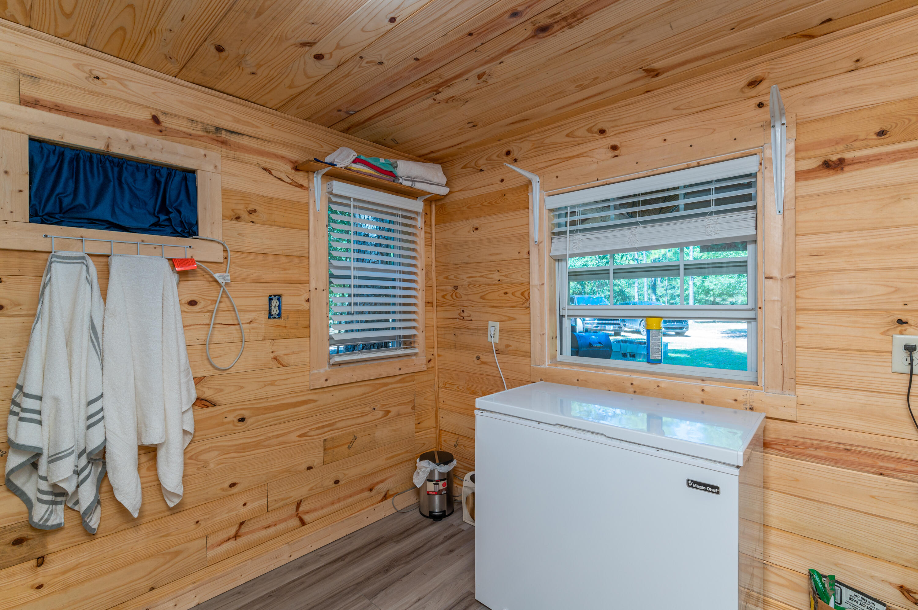 METES & BOUNDS - Farm