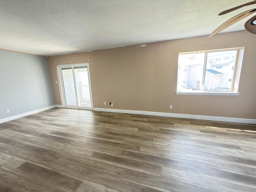 FINISTERRA CONDO - Residential