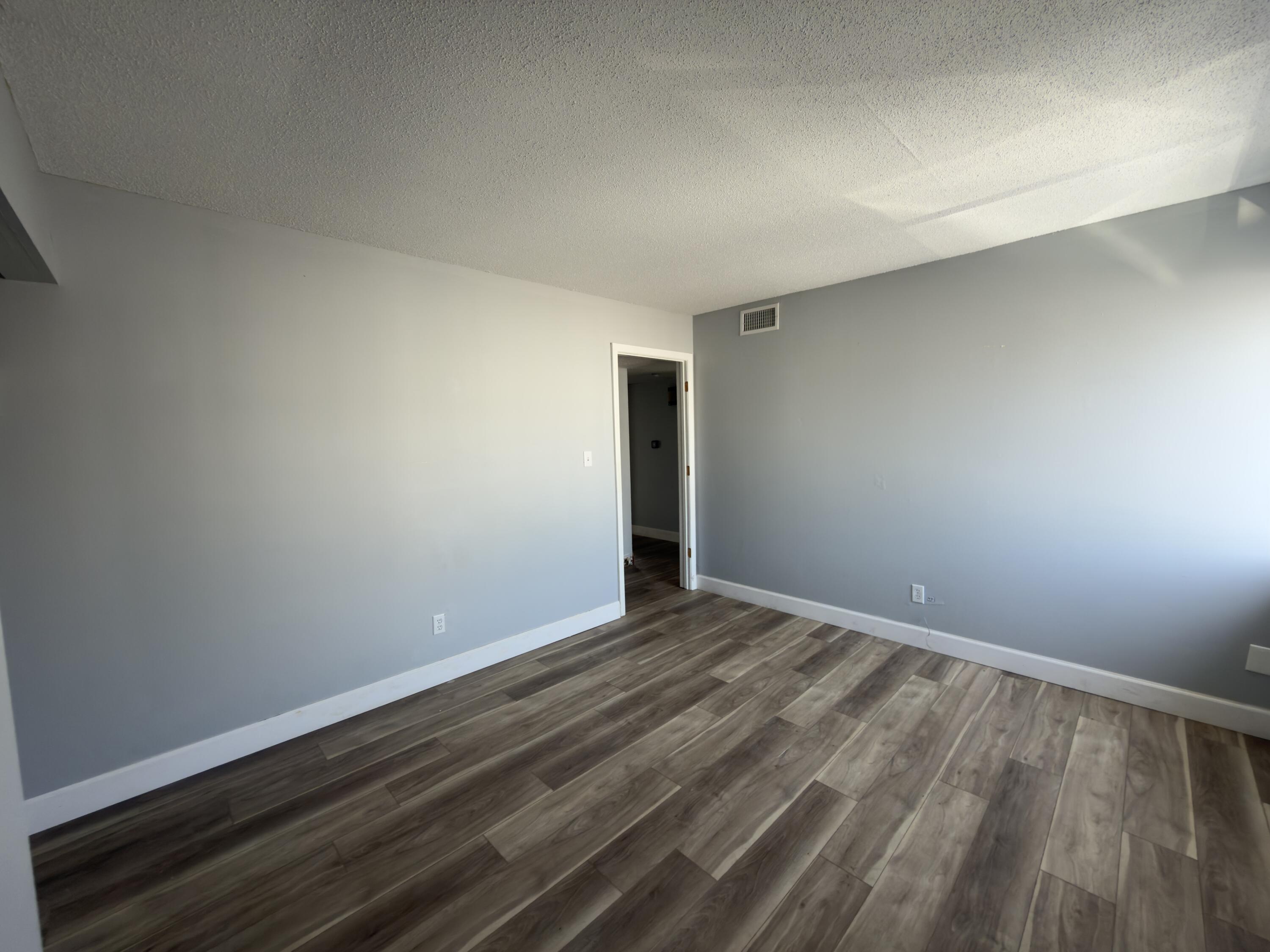 FINISTERRA CONDO - Residential