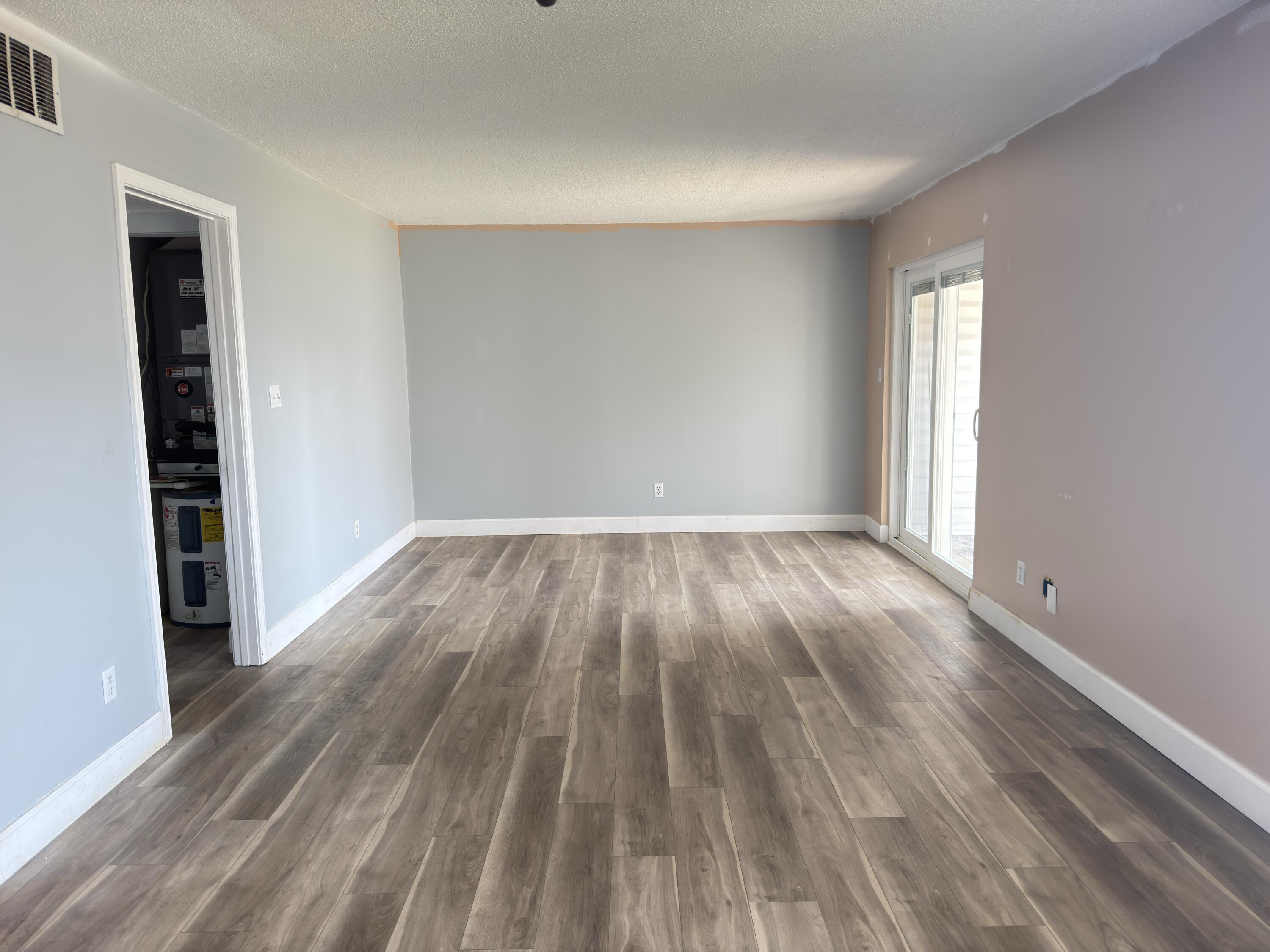 FINISTERRA CONDO - Residential