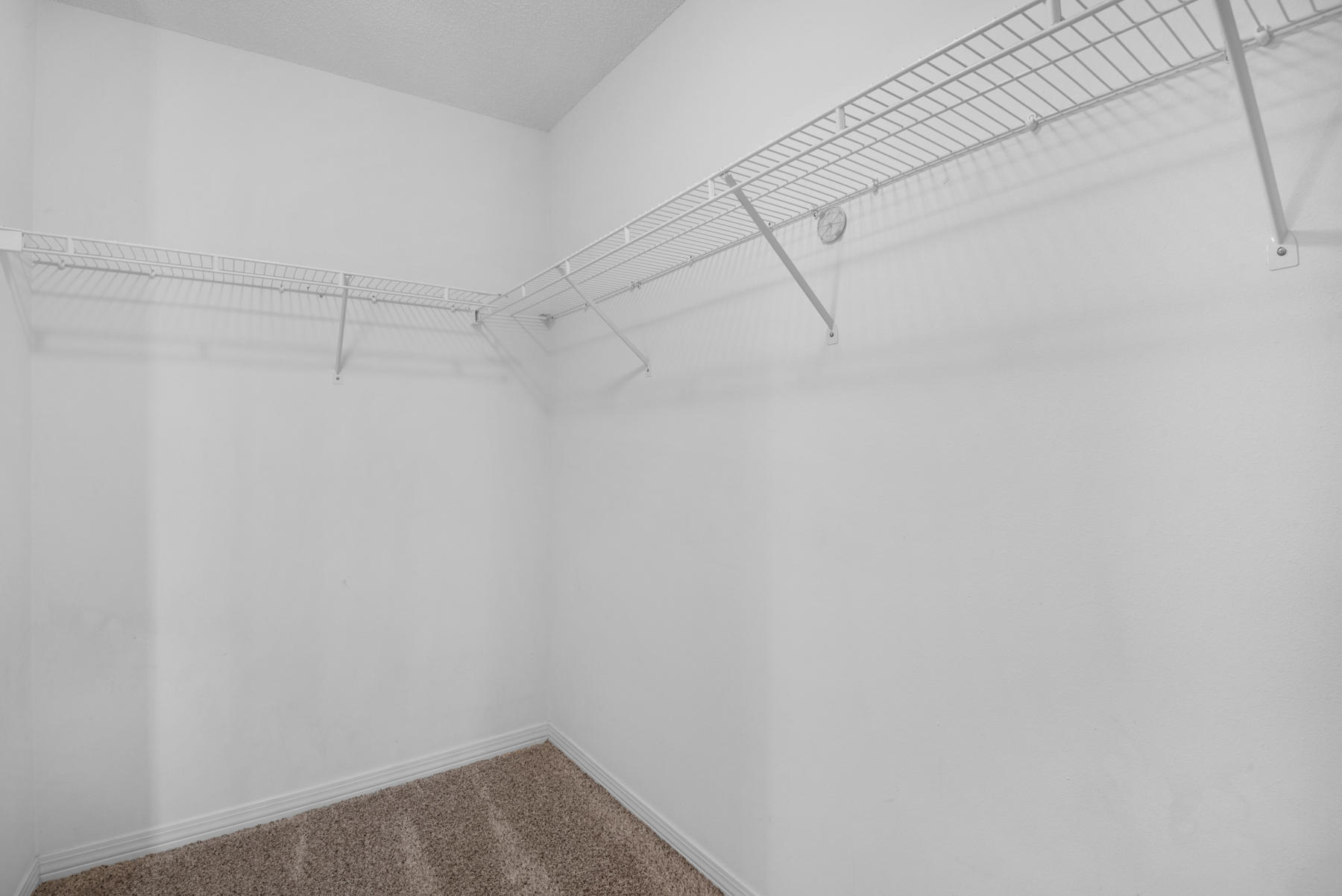 SCHNEIDER DRIVE T/H - Residential