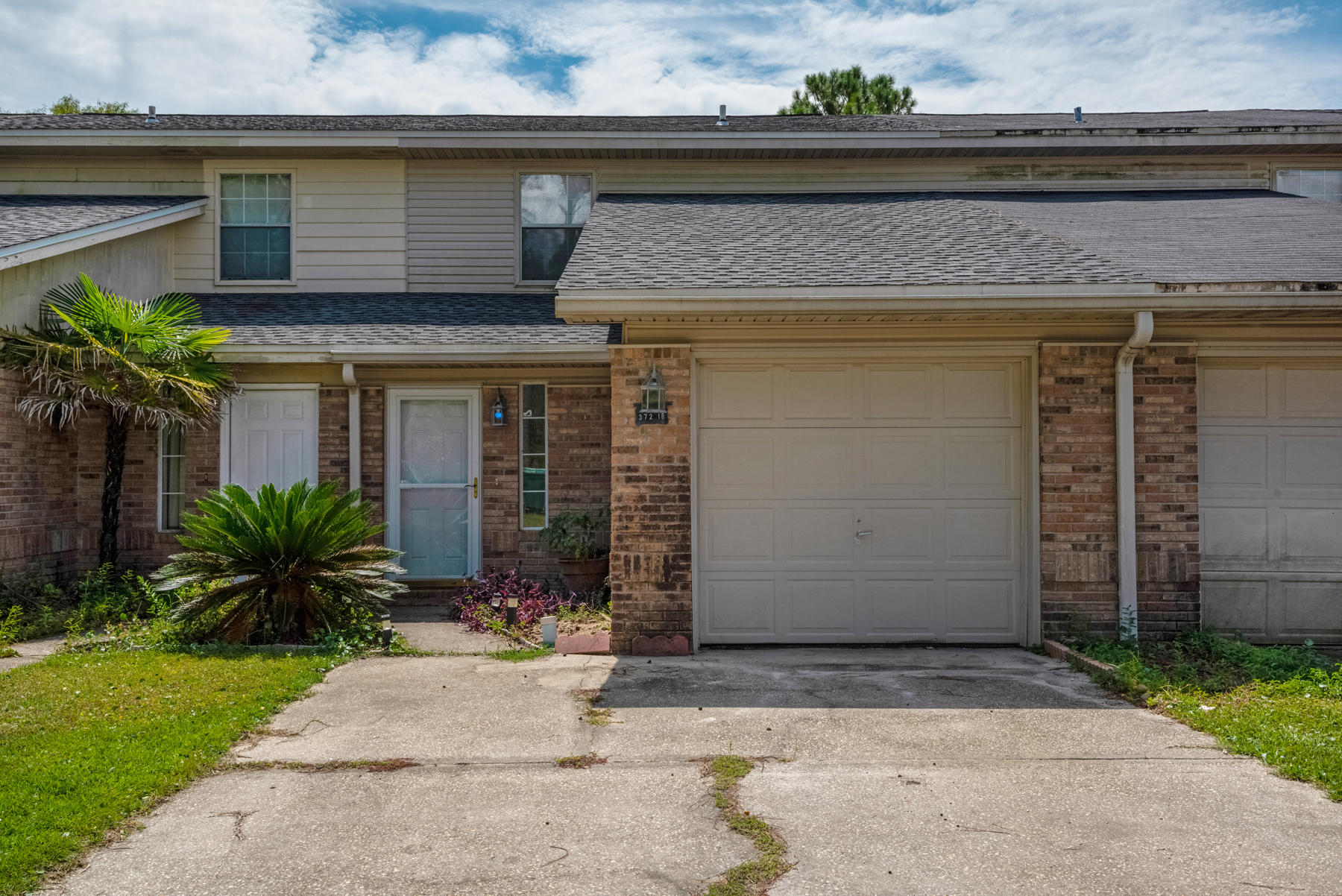 SCHNEIDER DRIVE T/H - Residential