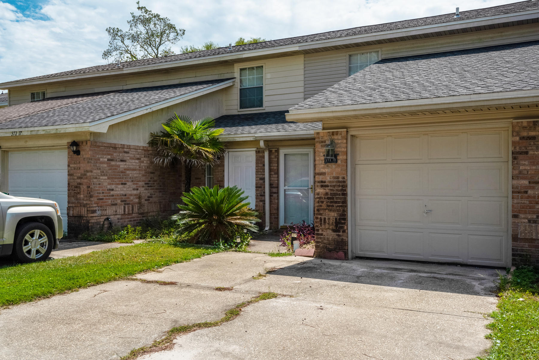 SCHNEIDER DRIVE T/H - Residential