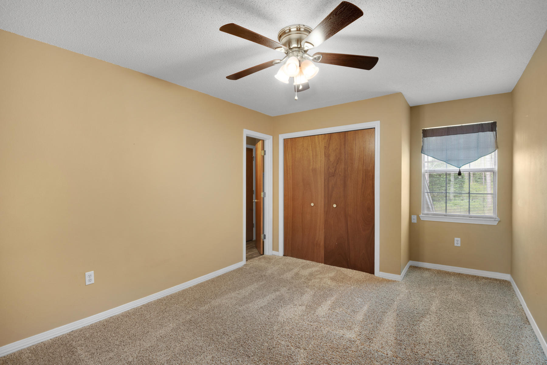 SCHNEIDER DRIVE T/H - Residential