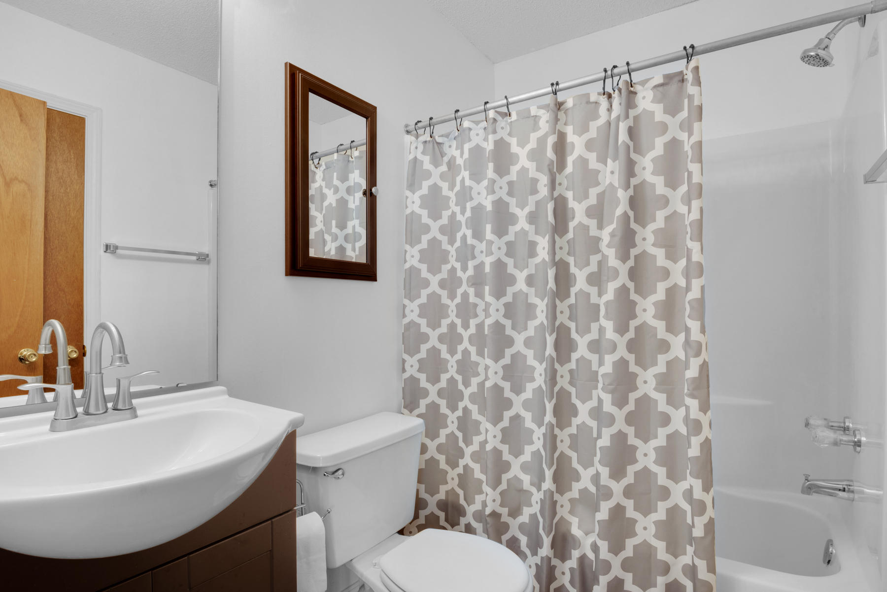 SCHNEIDER DRIVE T/H - Residential