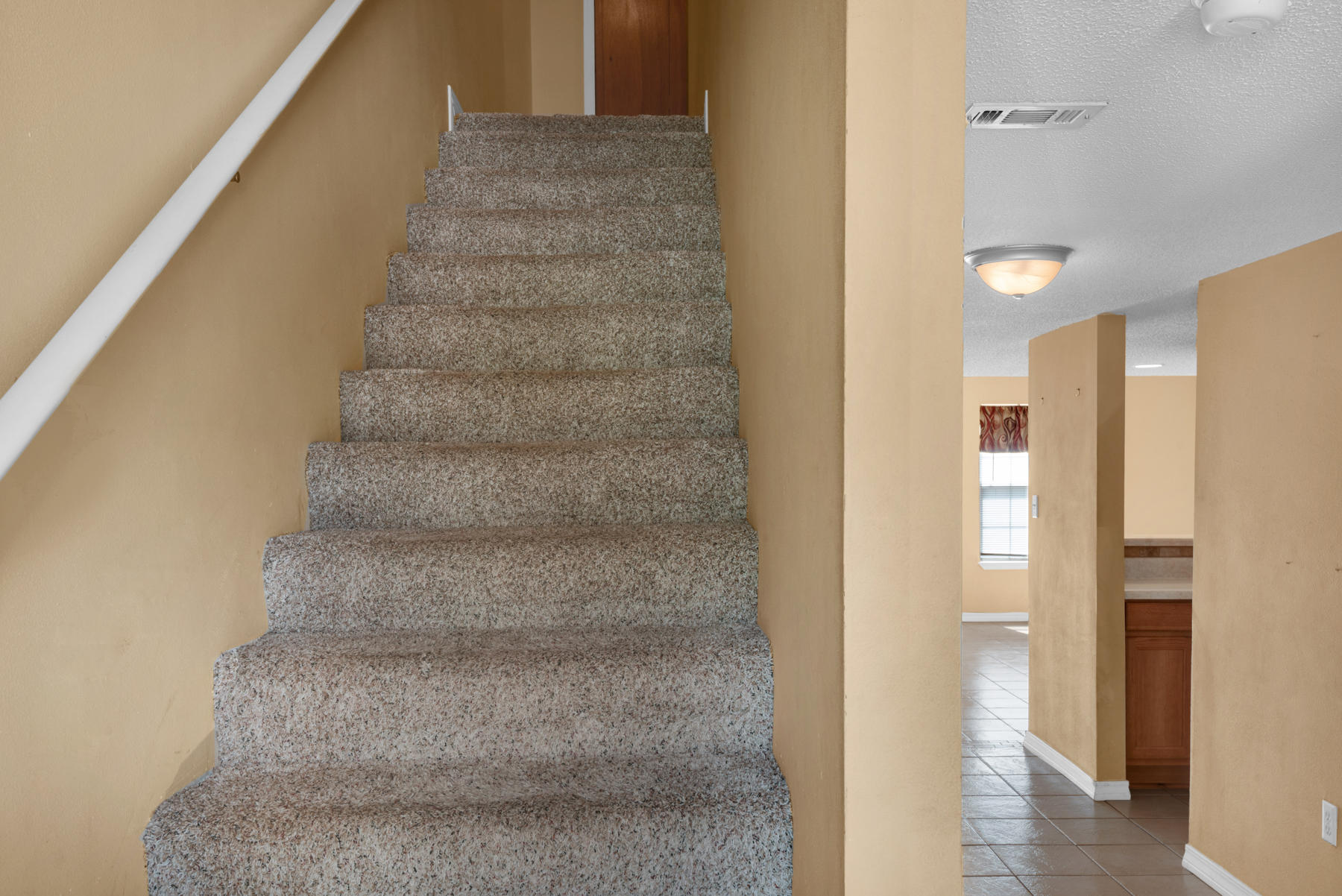 SCHNEIDER DRIVE T/H - Residential