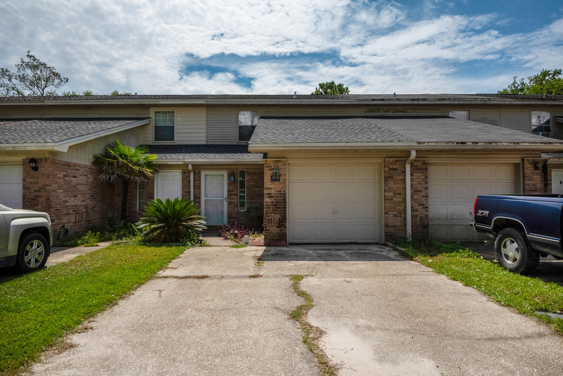 SCHNEIDER DRIVE T/H - Residential