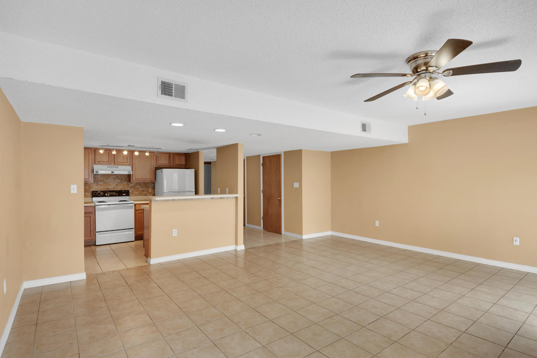 SCHNEIDER DRIVE T/H - Residential