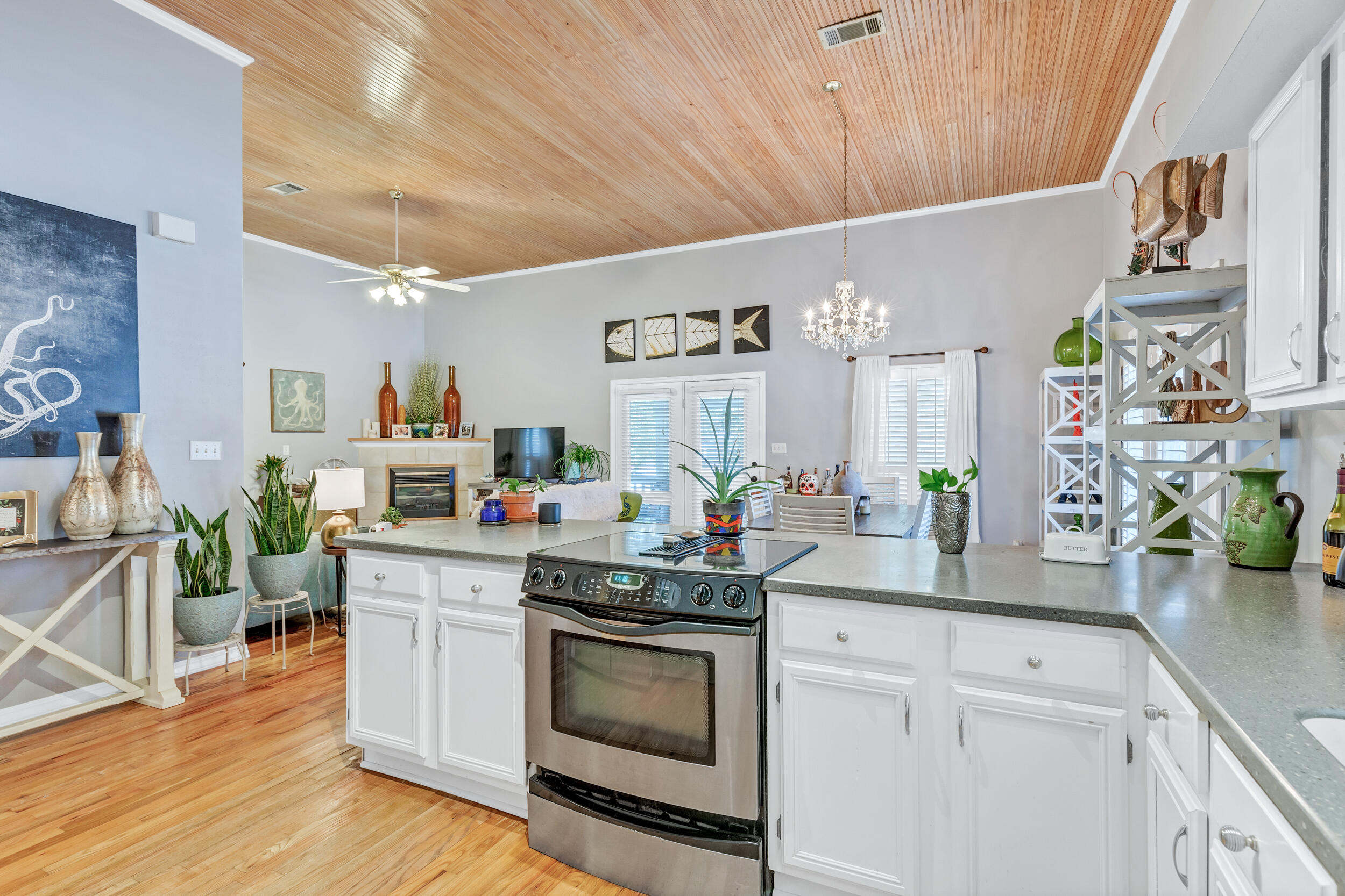 CRYSTAL BEACH - Residential
