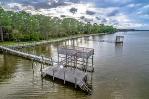 SECLUSION BAY - Land