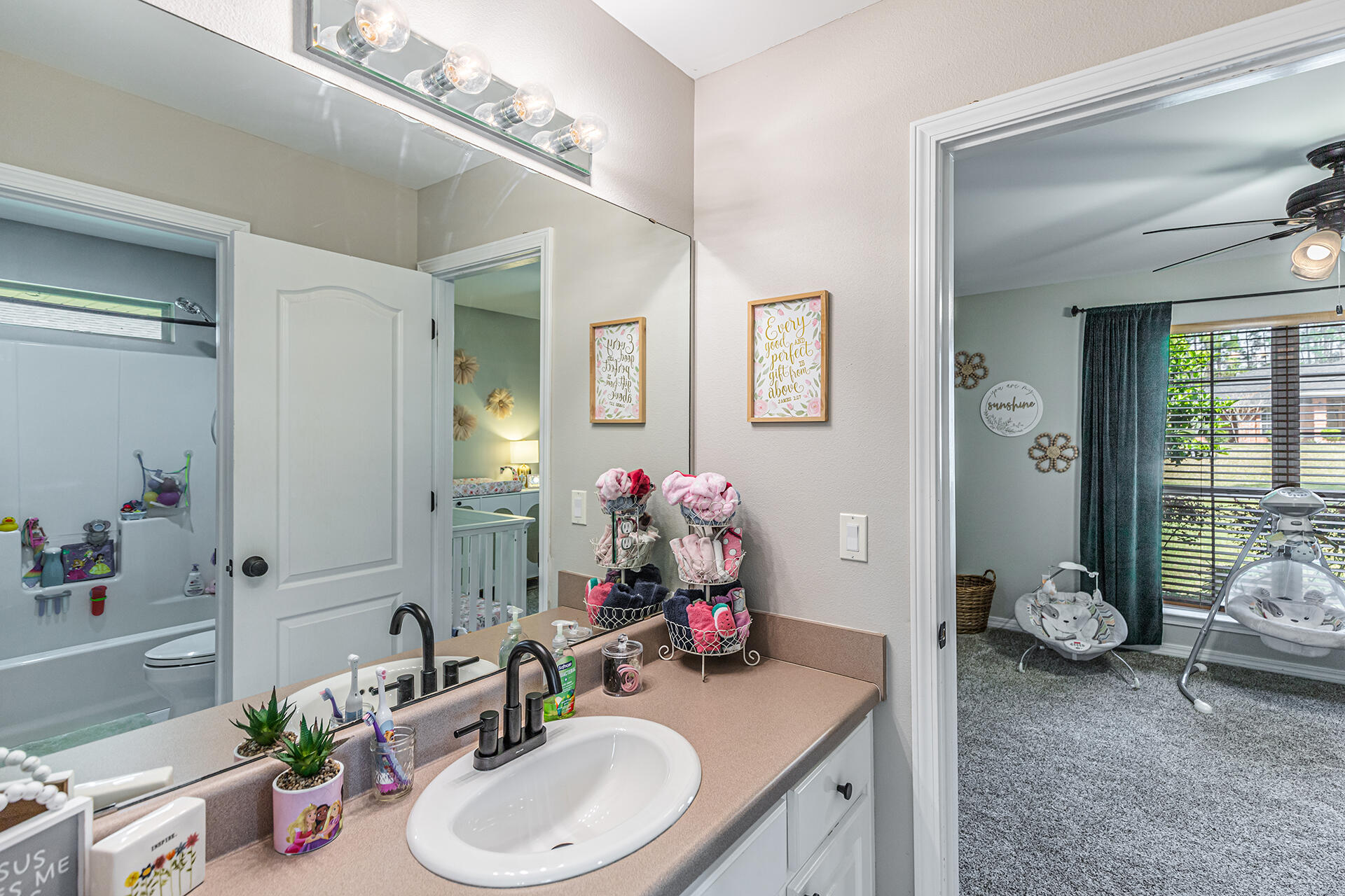 HOLLEY BY THE SEA - Residential