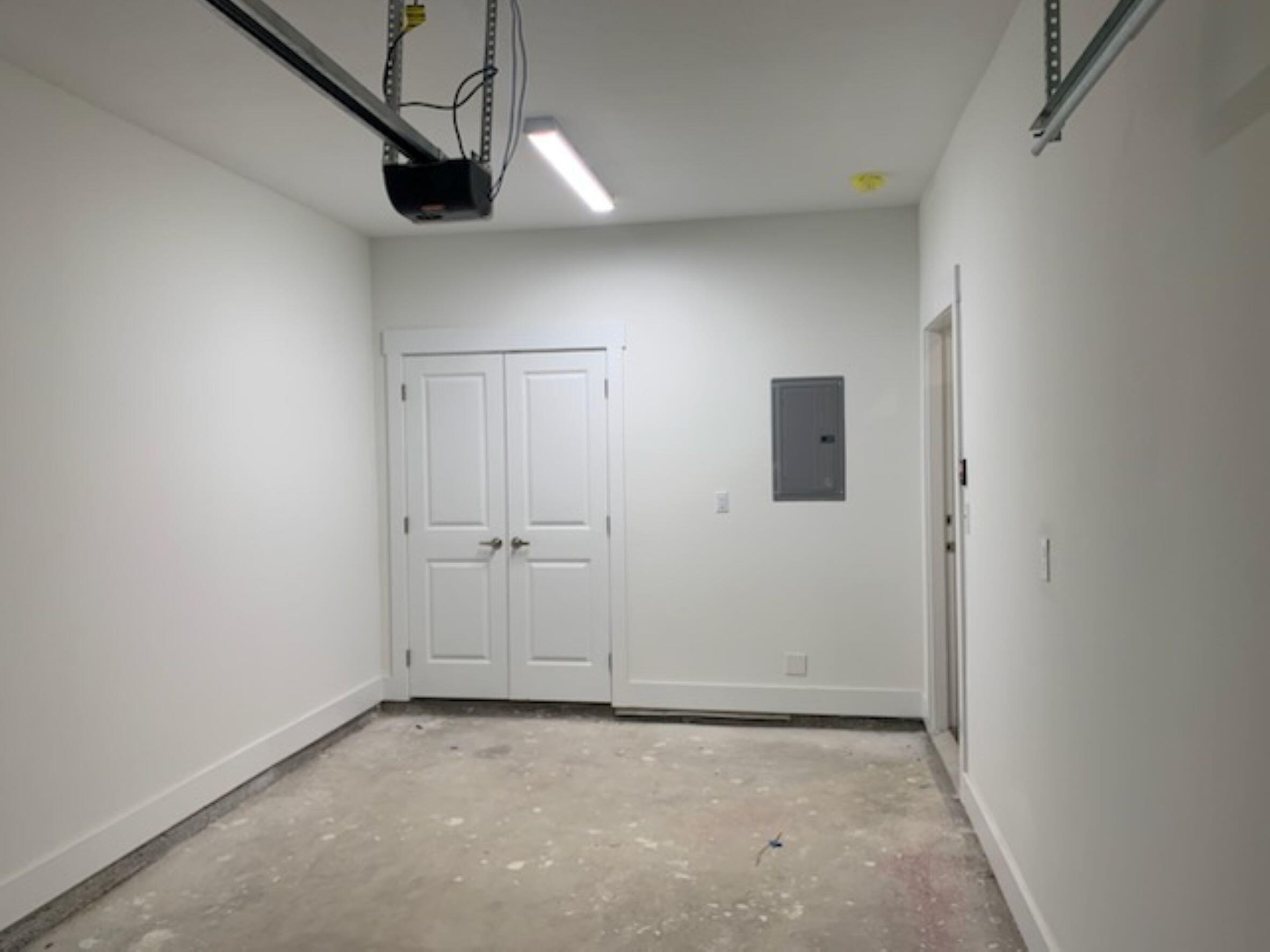 VERANDAS AT FREEPORT - Residential Lease