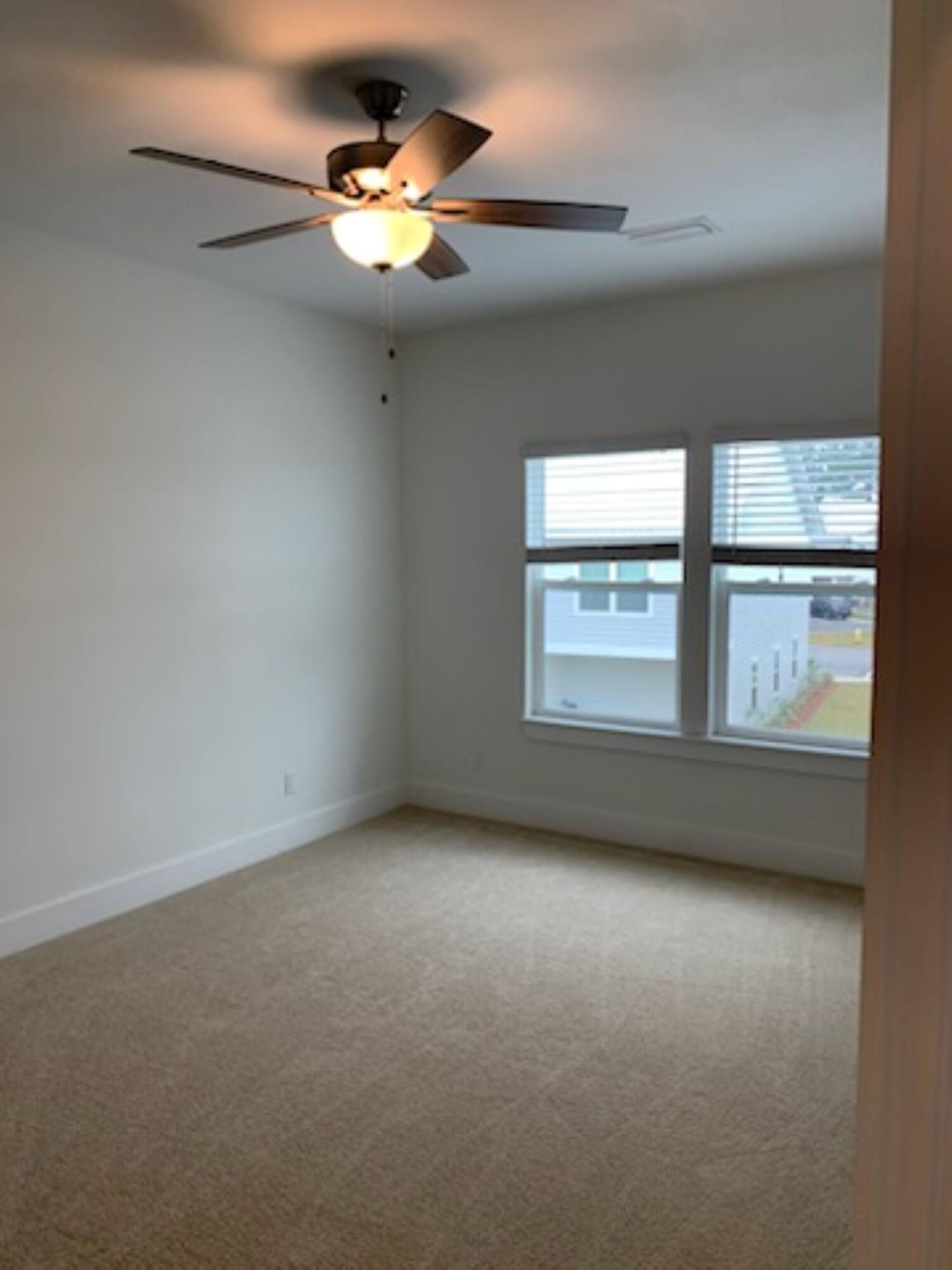 VERANDAS AT FREEPORT - Residential Lease