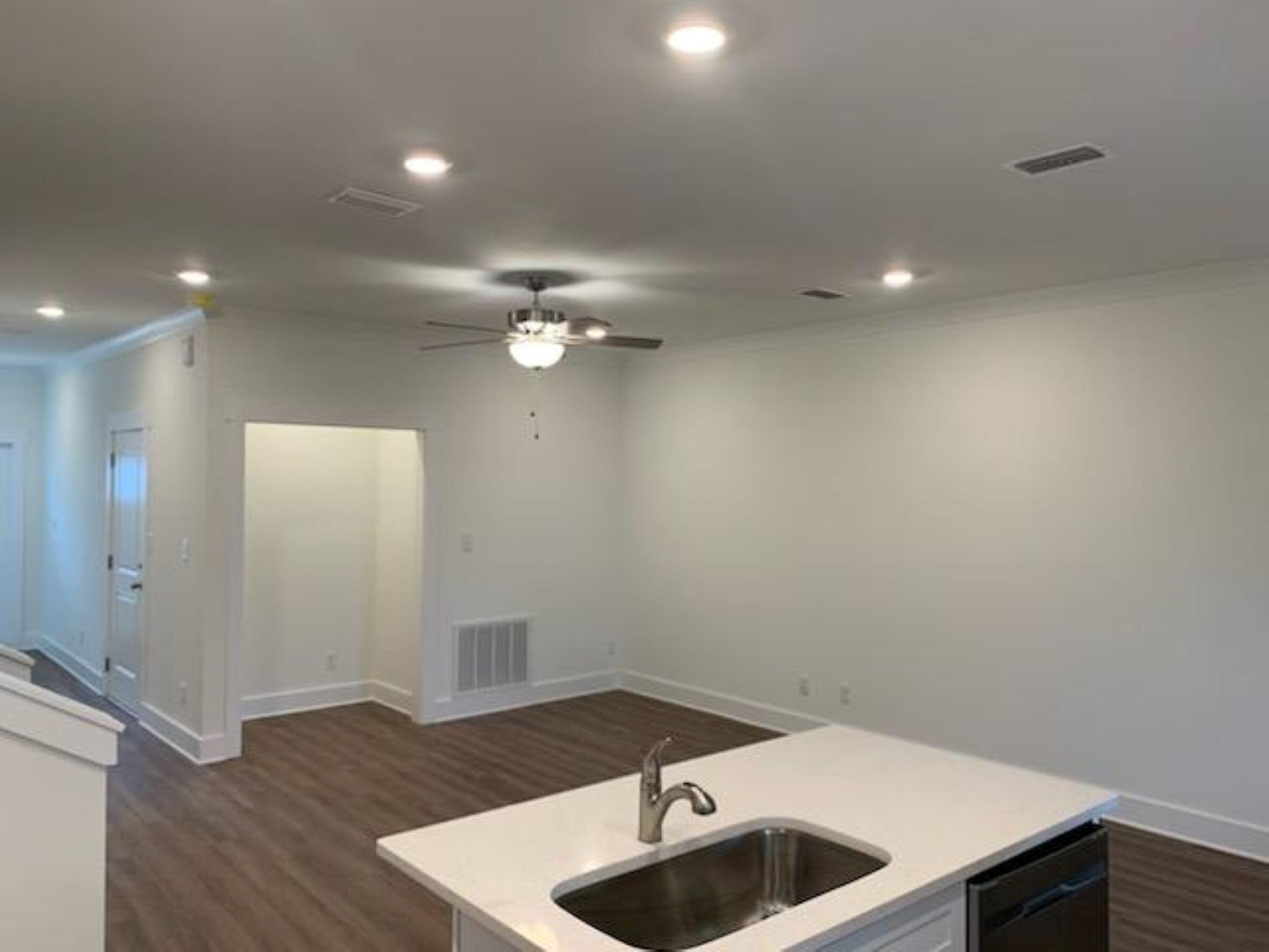 VERANDAS AT FREEPORT - Residential Lease