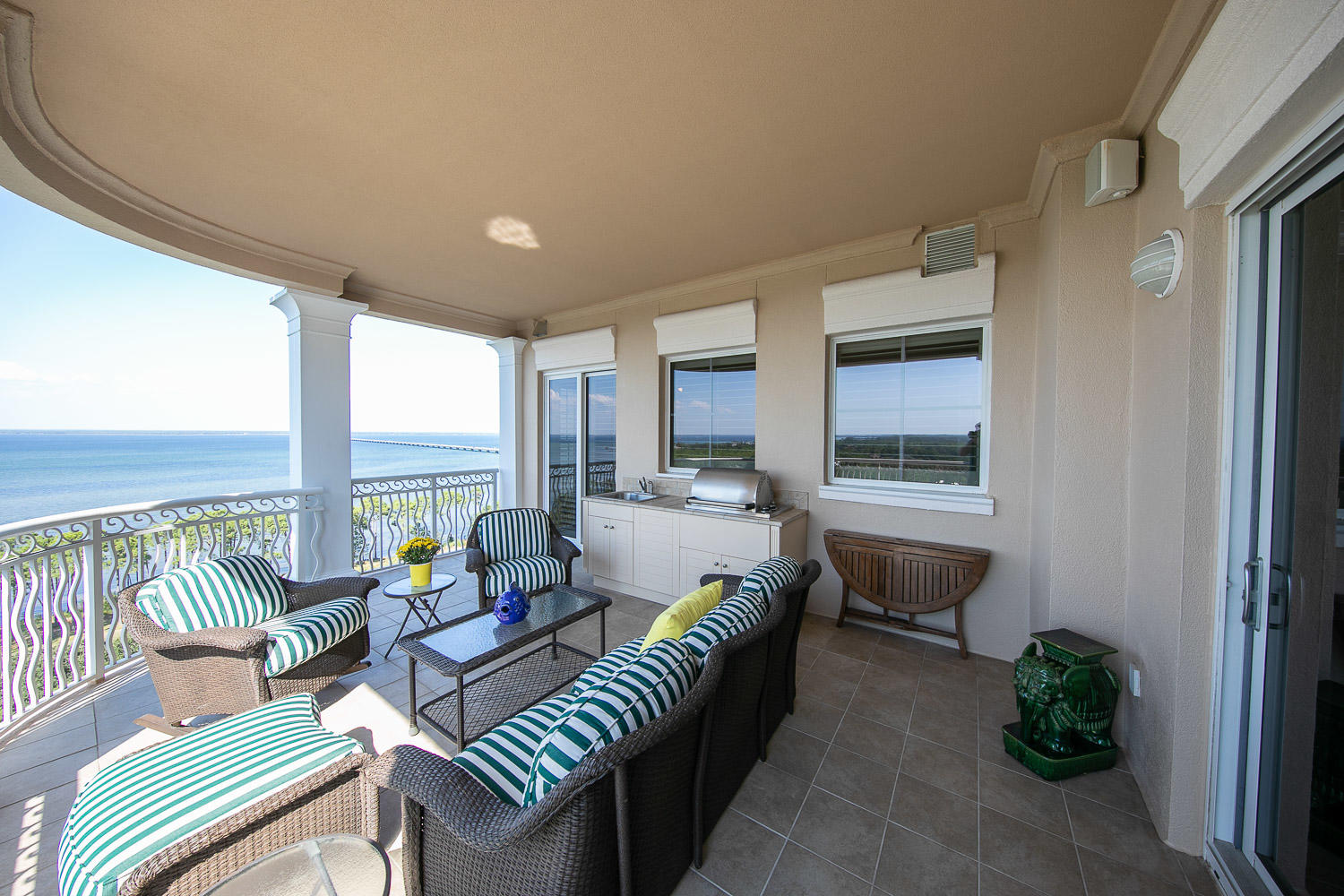 ONE WATER PLACE AT KELLY PLANTATION - Residential