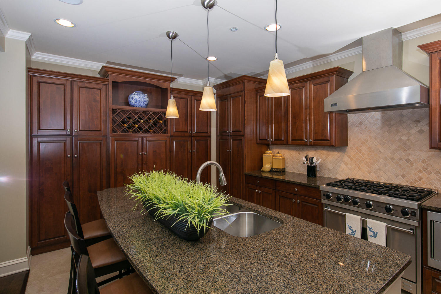 ONE WATER PLACE AT KELLY PLANTATION - Residential