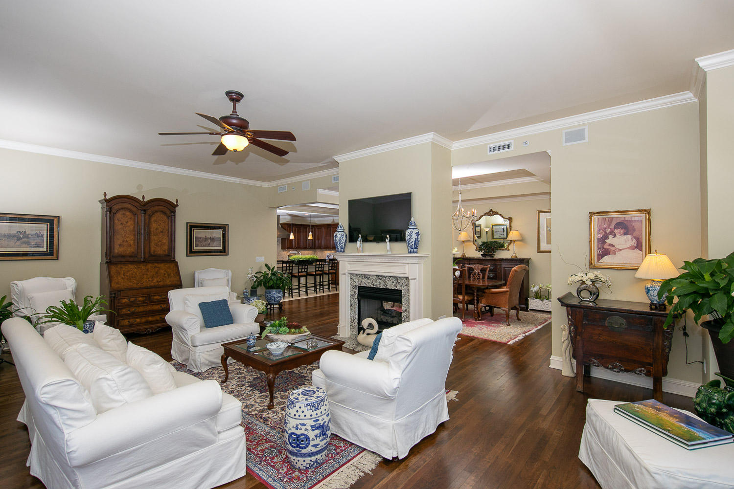 ONE WATER PLACE AT KELLY PLANTATION - Residential