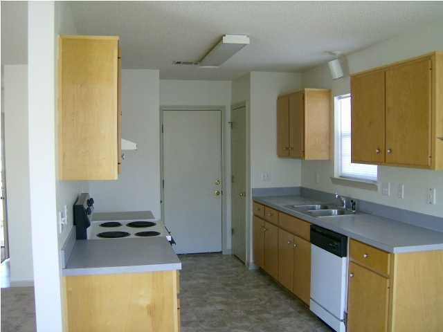 CREEKSIDE 6 - Residential Lease