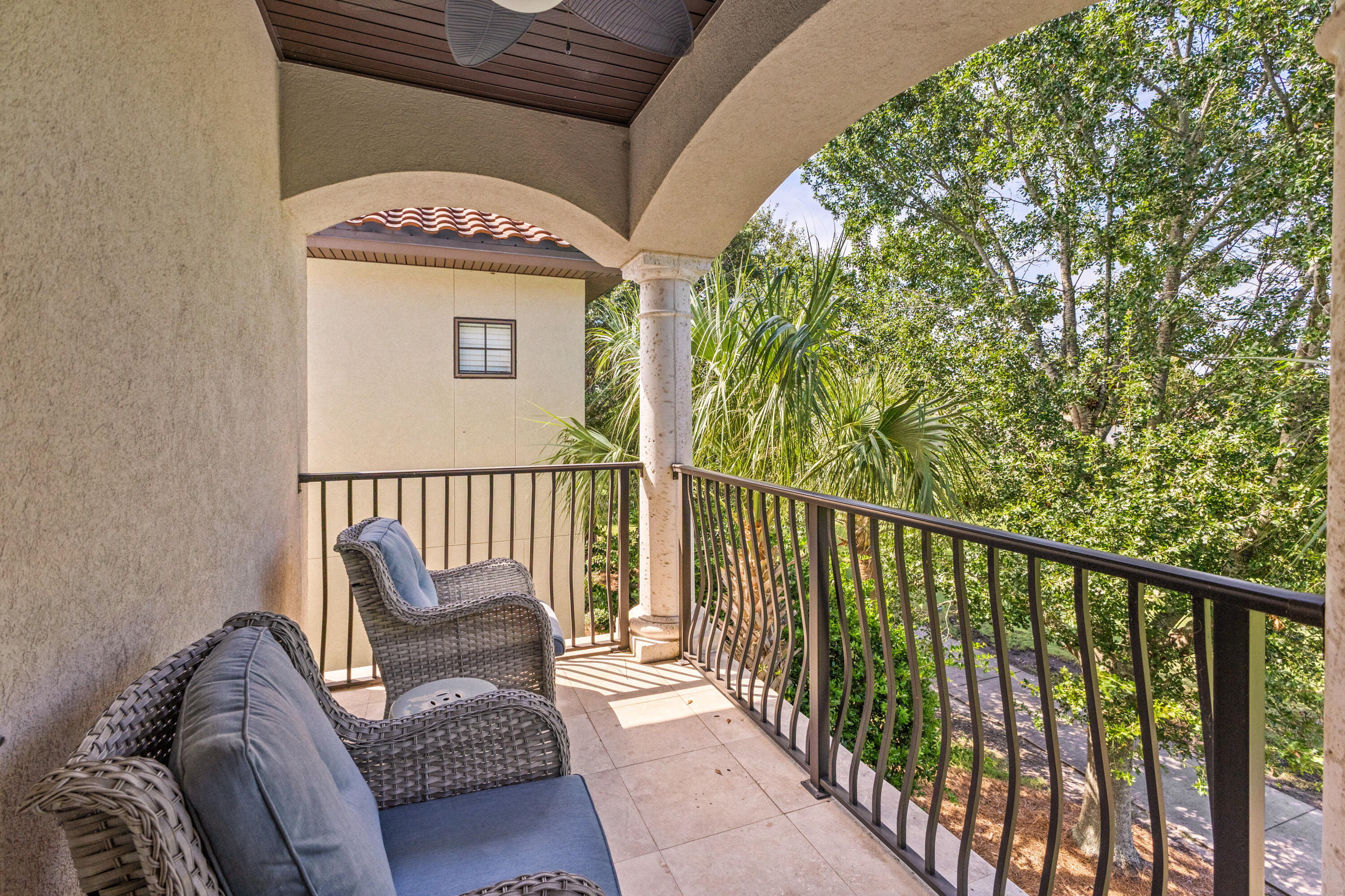 VILLA LAGO - Residential