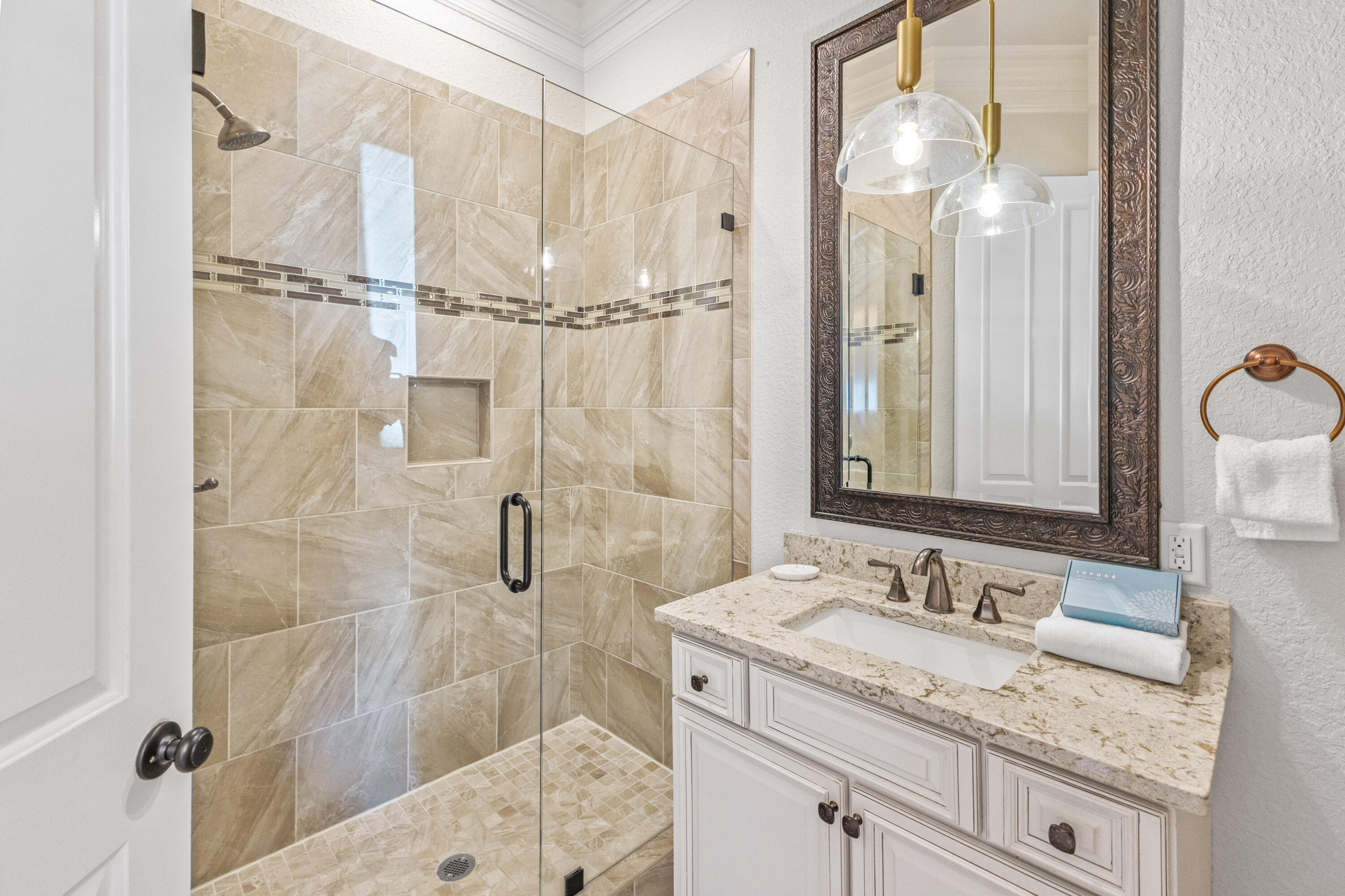 VILLA LAGO - Residential