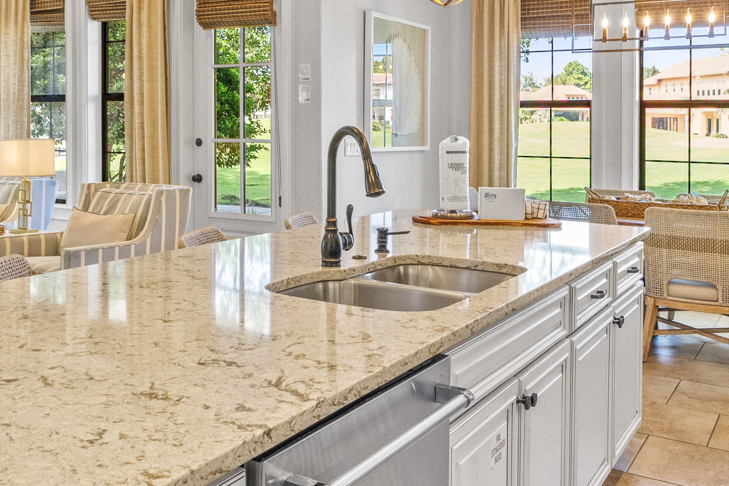 VILLA LAGO - Residential