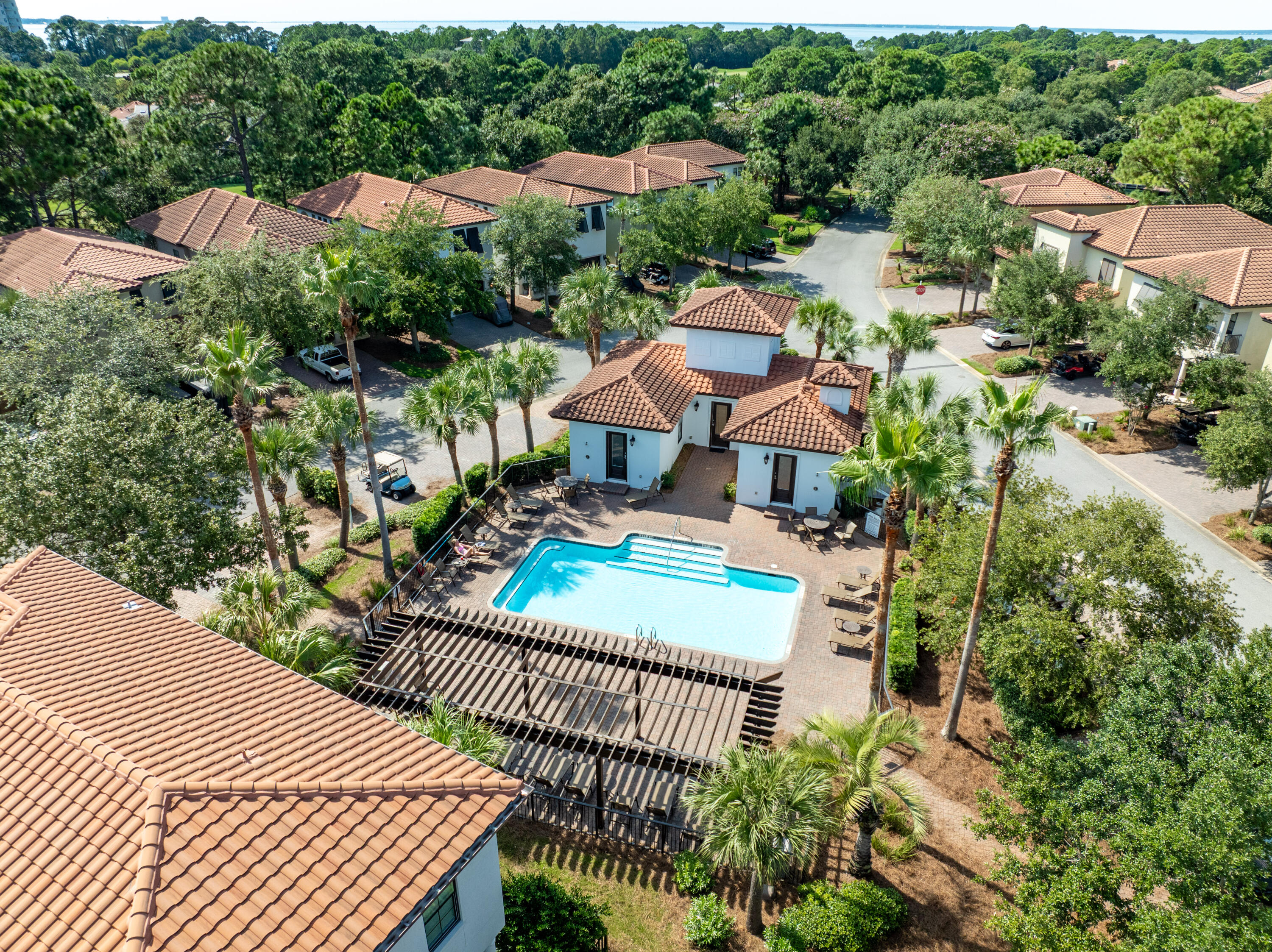 VILLA LAGO - Residential