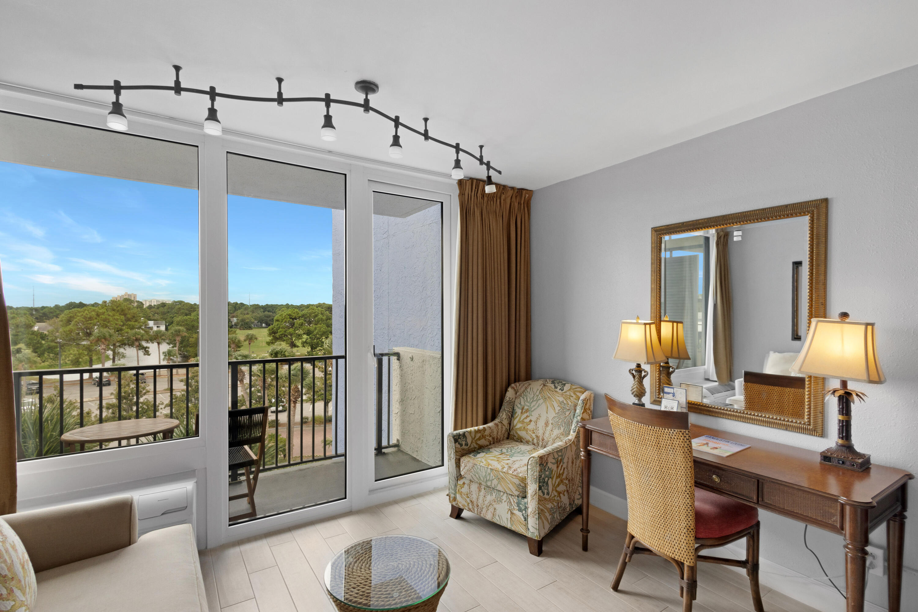 BAYSIDE CONDO SANDESTIN - Residential