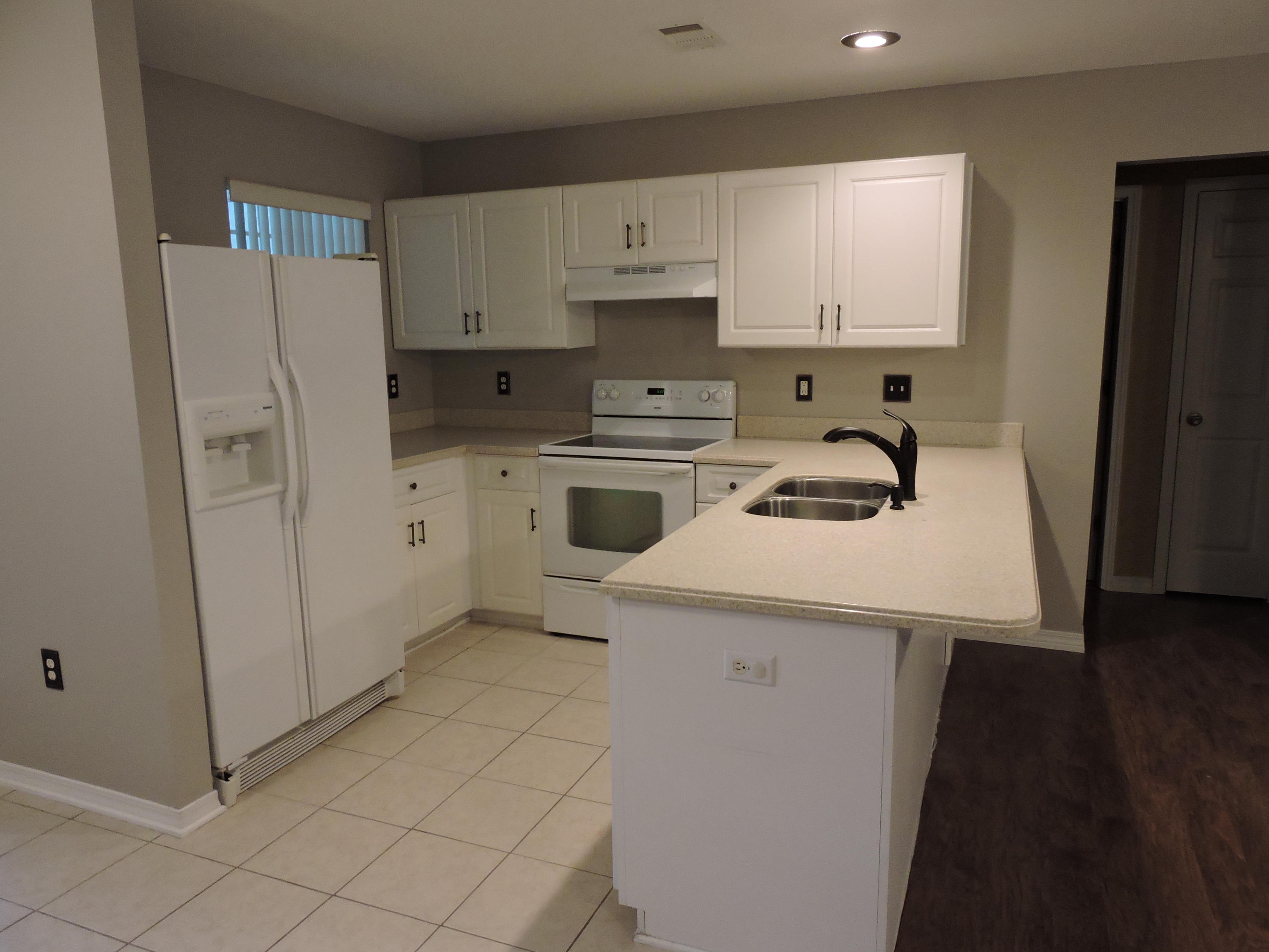 DOGWOOD ESTATES - Residential Lease