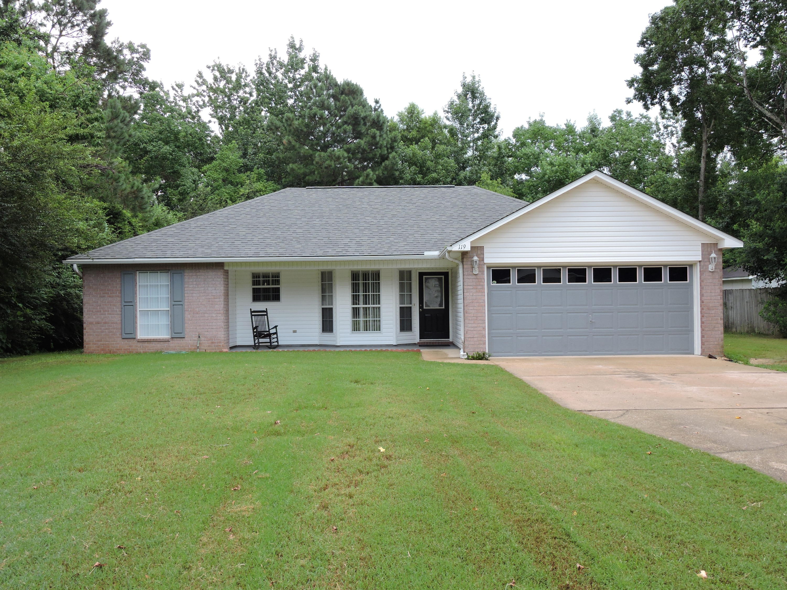 DOGWOOD ESTATES - Residential Lease