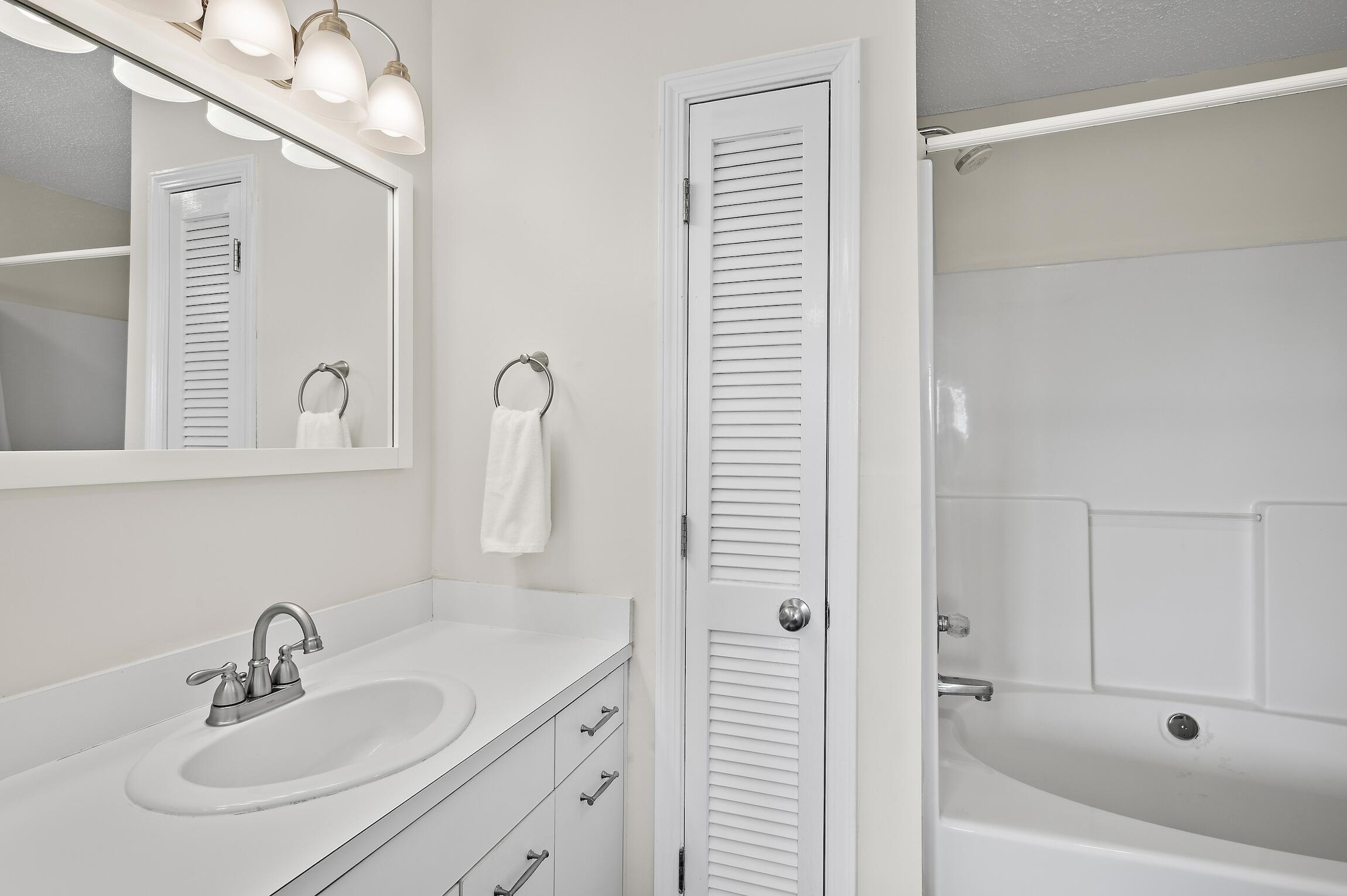 SANDPRINTS CONDO - Residential