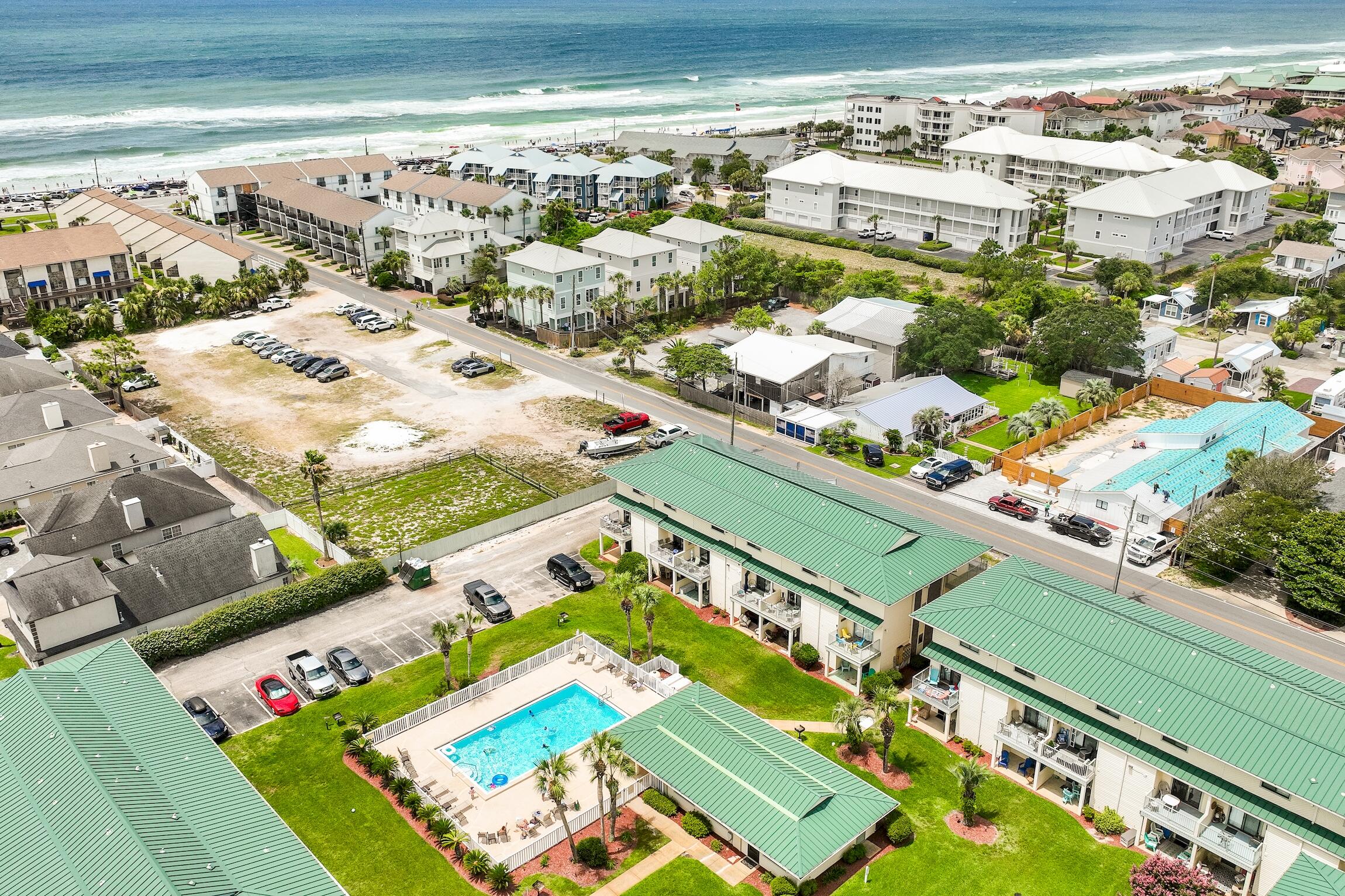 SANDPRINTS CONDO - Residential