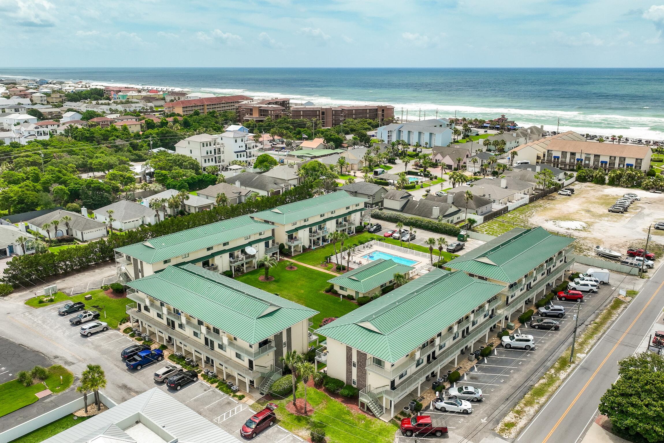 SANDPRINTS CONDO - Residential