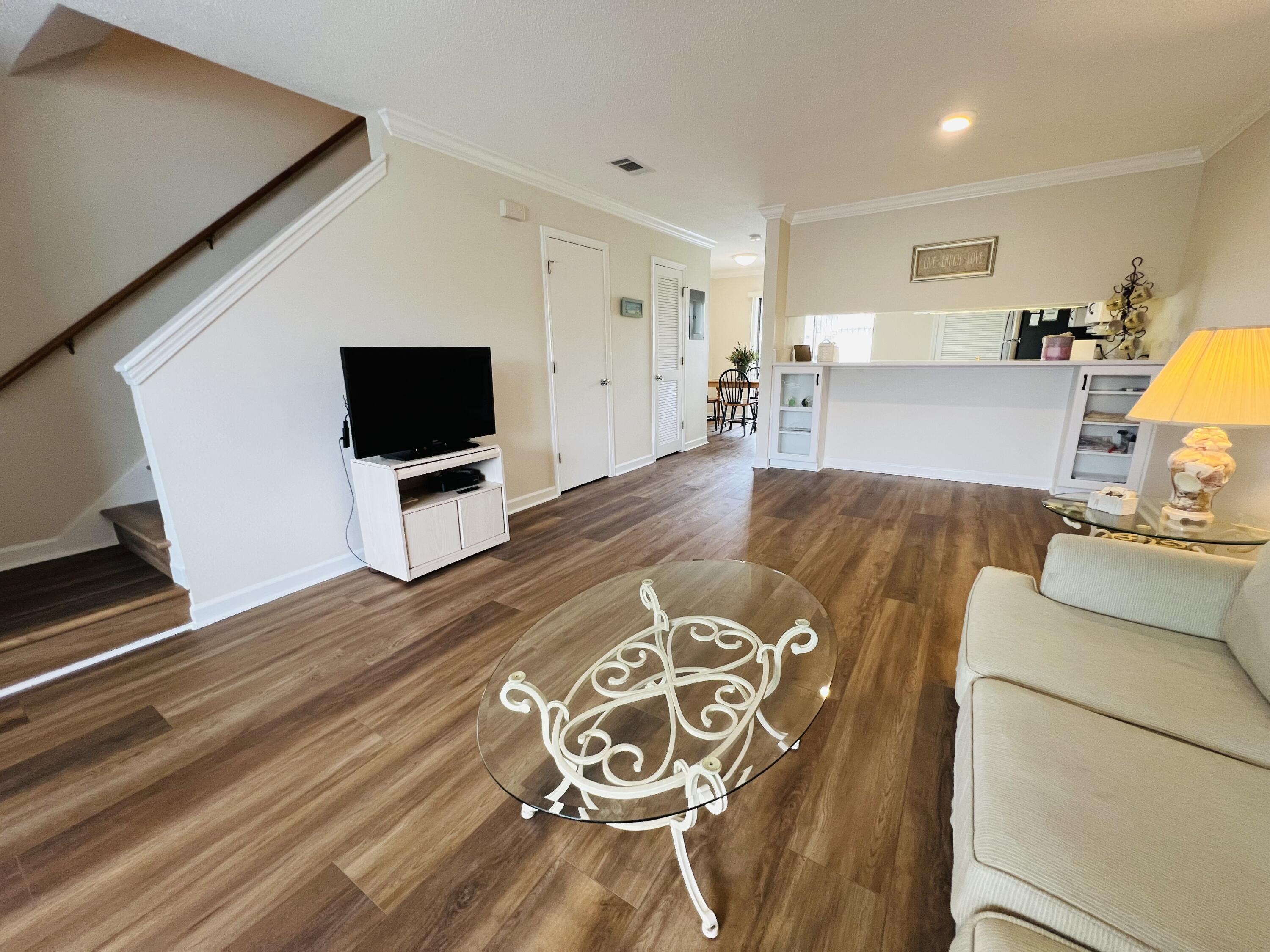 SANDPRINTS CONDO - Residential